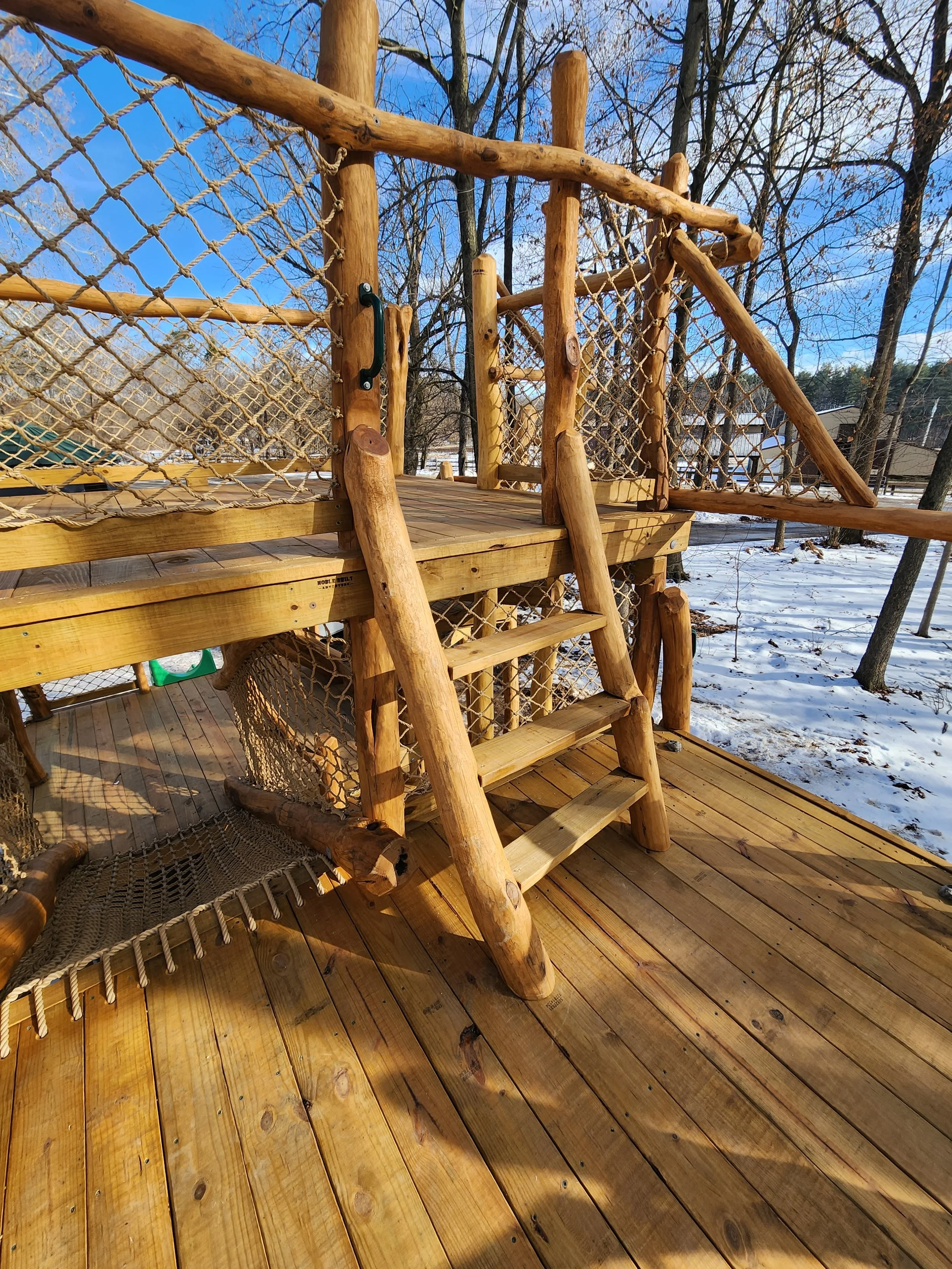 lafayette-in-custom-black-locust-playground-treehouse-ladder-006.jpg