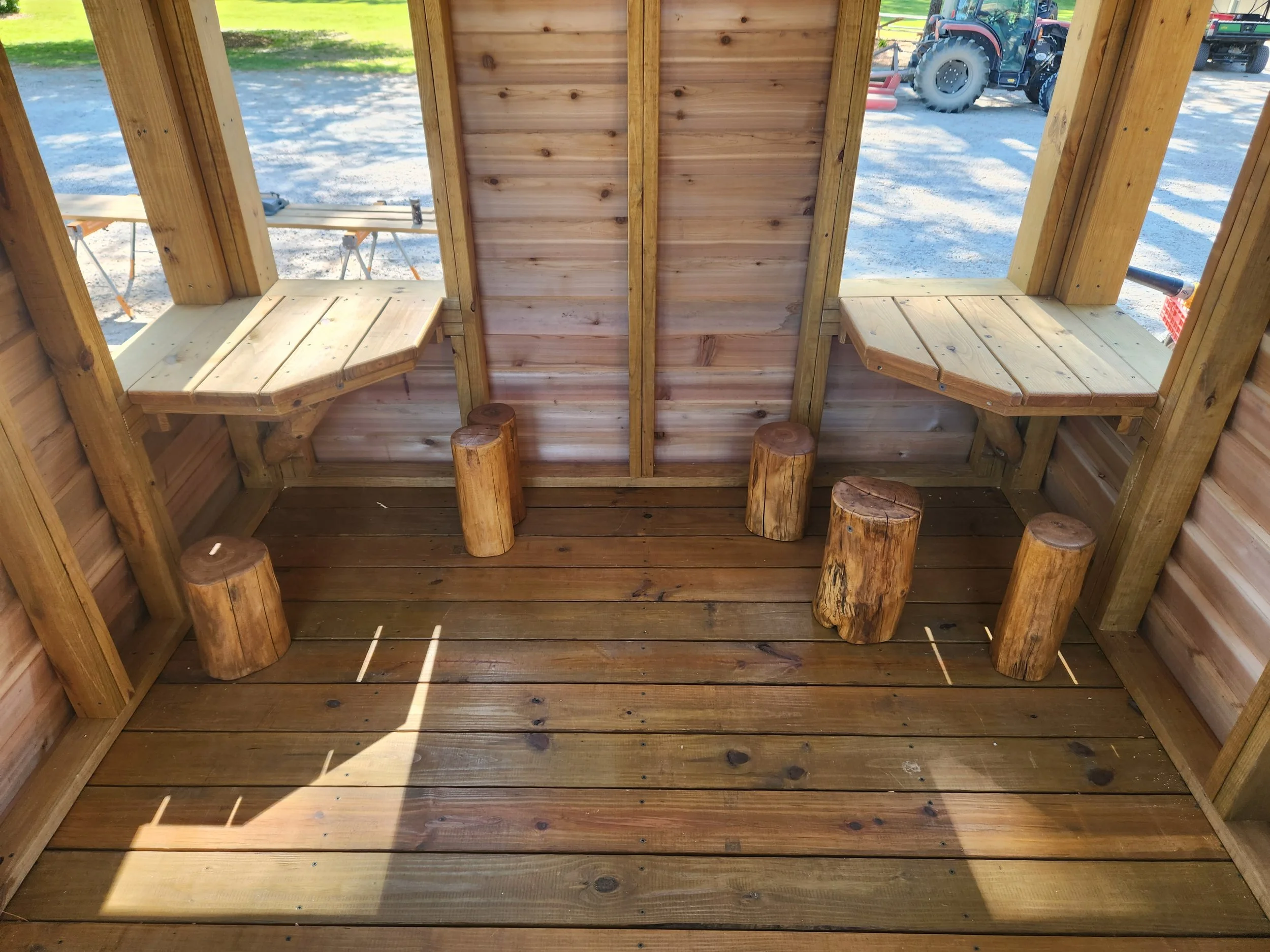 virginia-beach-va-custom-black-locust-playground-treehouse-treehouse-interior-000.jpg