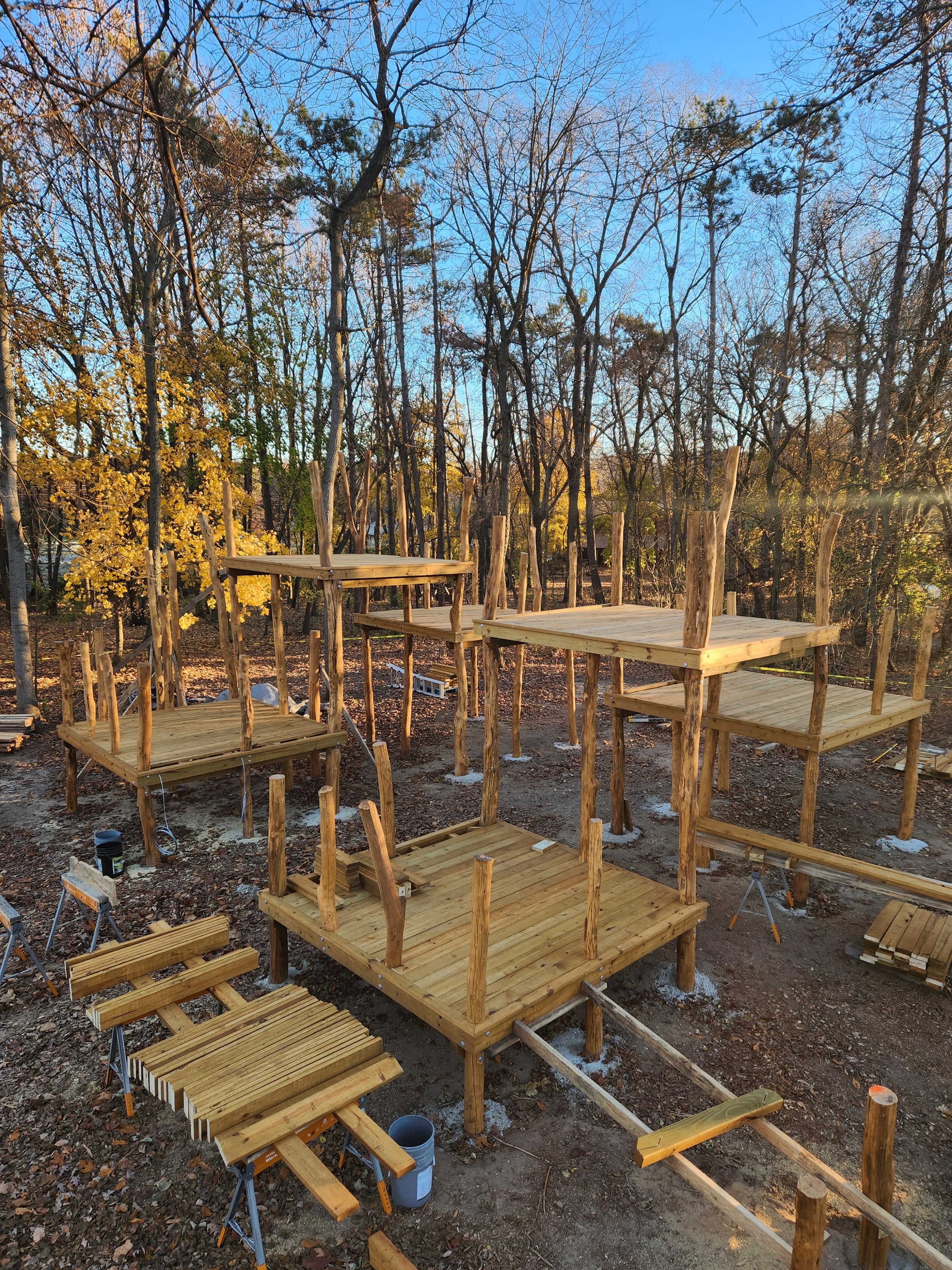 lafayette-in-custom-black-locust-playground-treehouse-decking-004.jpg