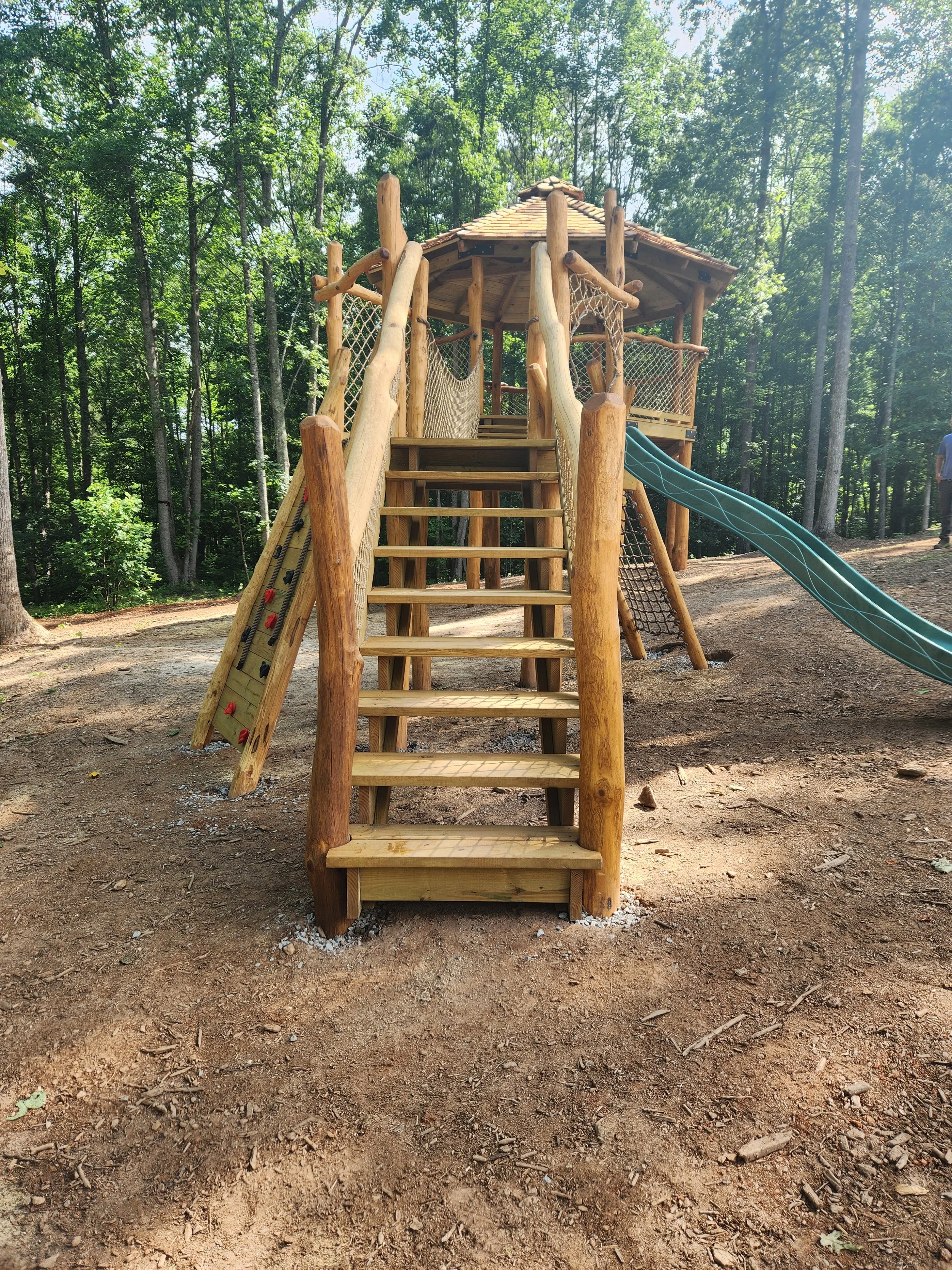 talking-rock-ga-custom-black-locust-playground-treehouse-stairs-001.jpeg