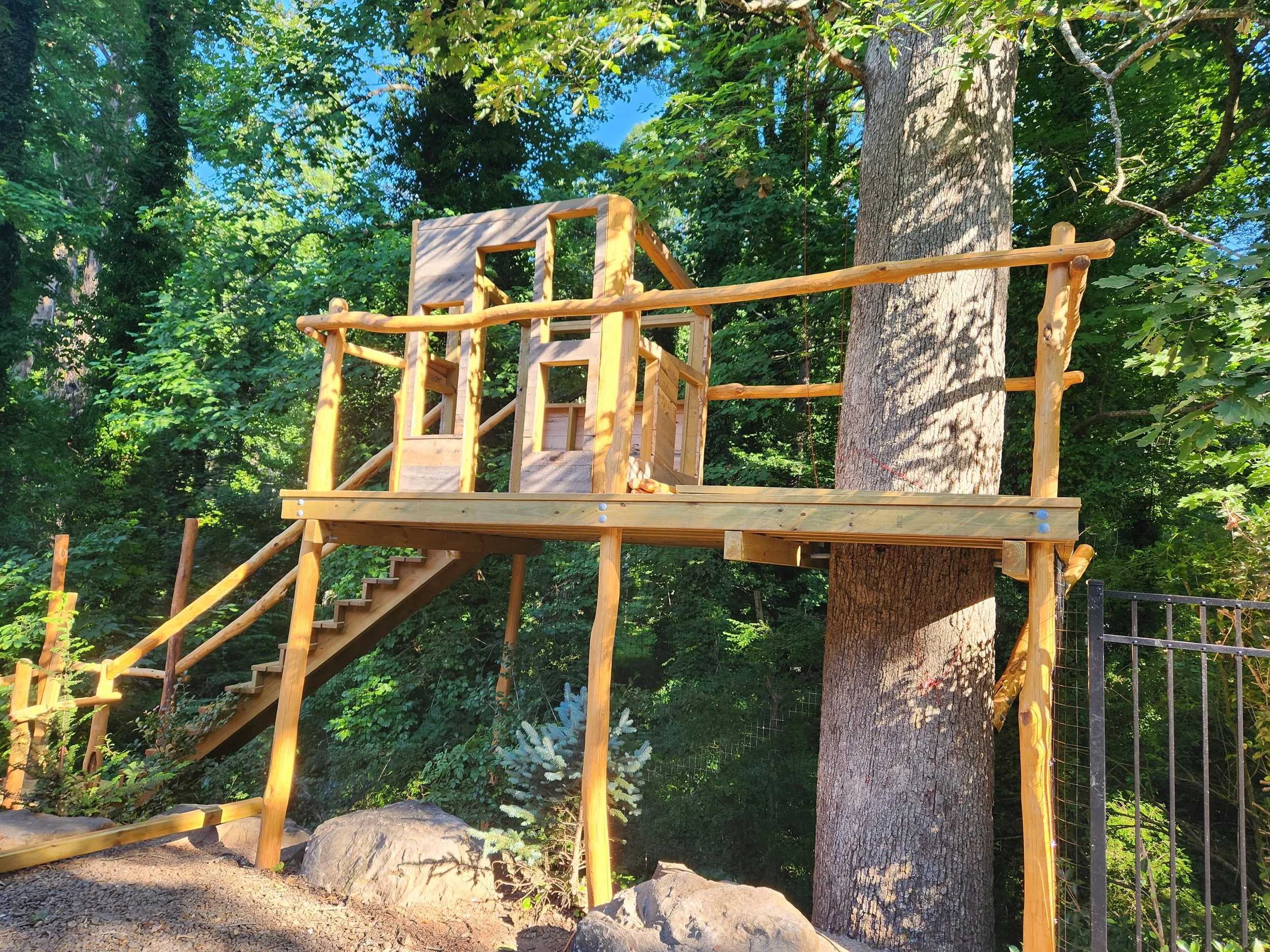 downtown-morganton-nc-custom-black-locust-playground-treehouse-treehouse-exterior-002.jpeg
