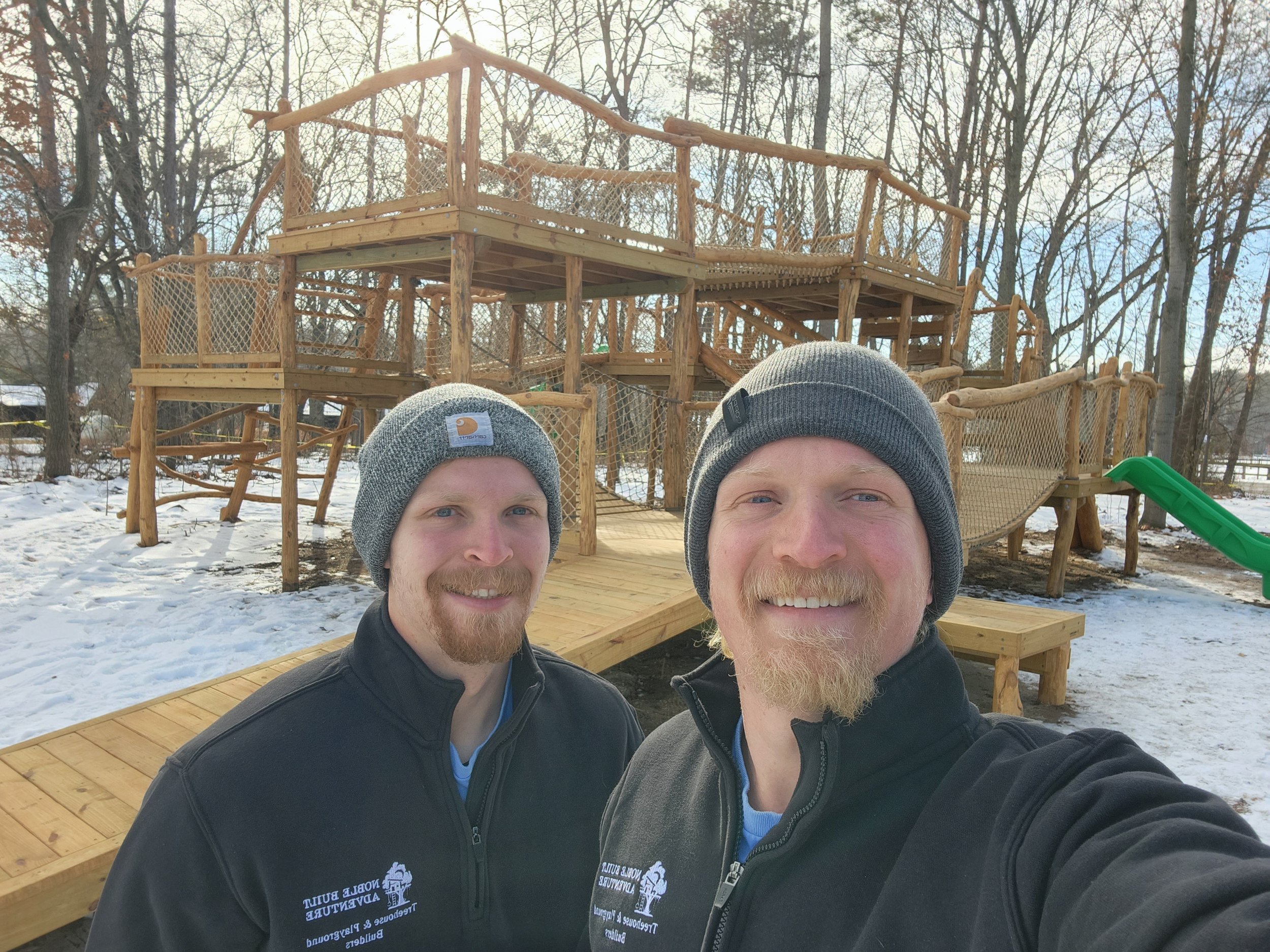 lafayette-in-custom-black-locust-playground-treehouse-overview-012.jpg