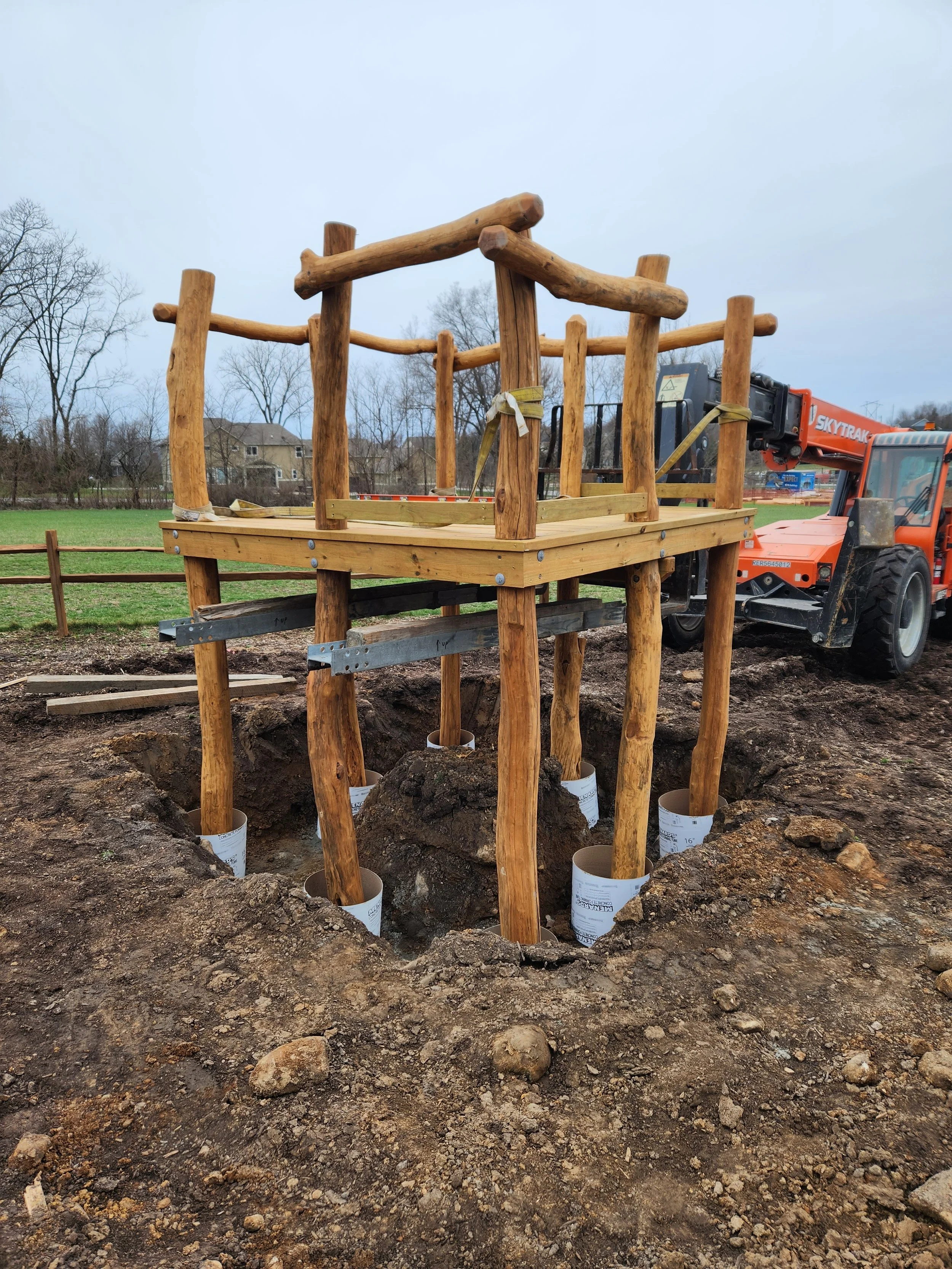indianapolis-in-custom-black-locust-playground-treehouse-deck-framing-009.jpeg