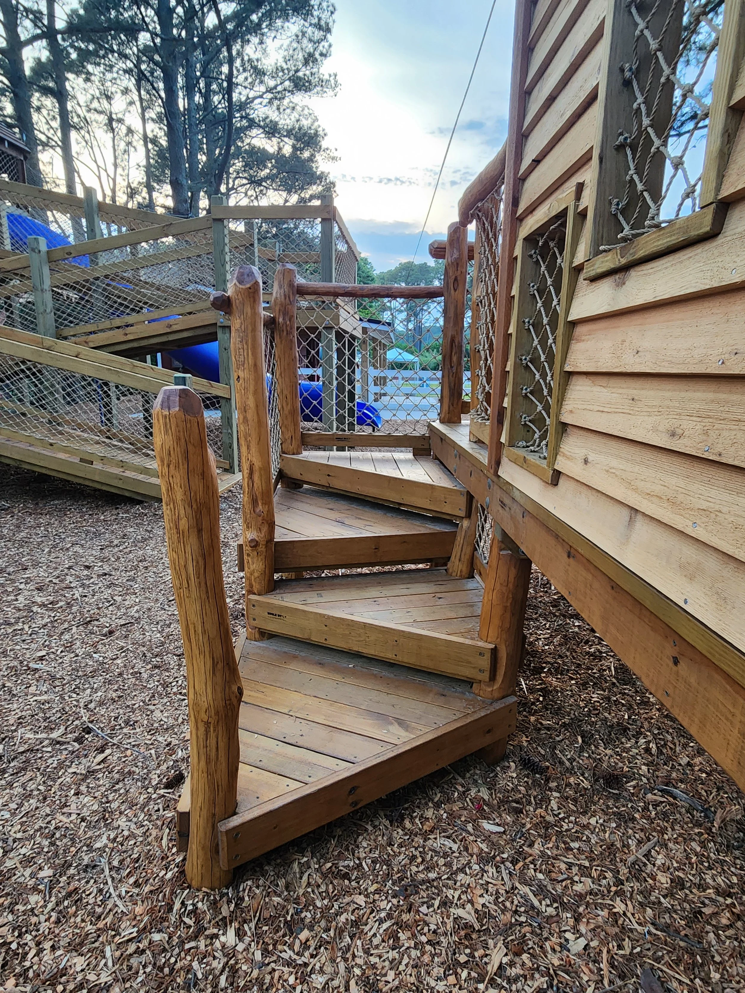 virginia-beach-va-custom-black-locust-playground-treehouse-landings-003.jpg