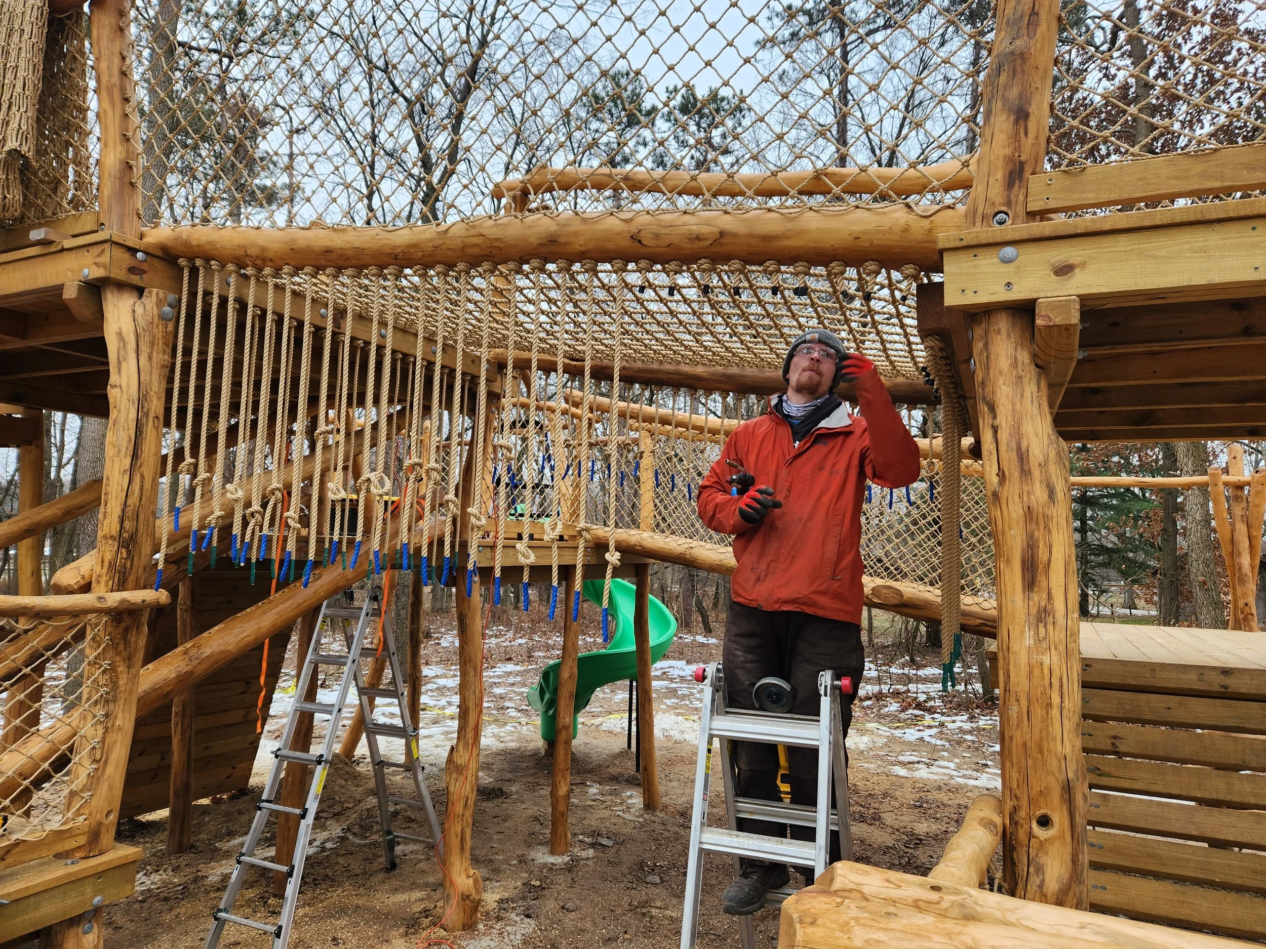 lafayette-in-custom-black-locust-playground-treehouse-skynet-008.jpg