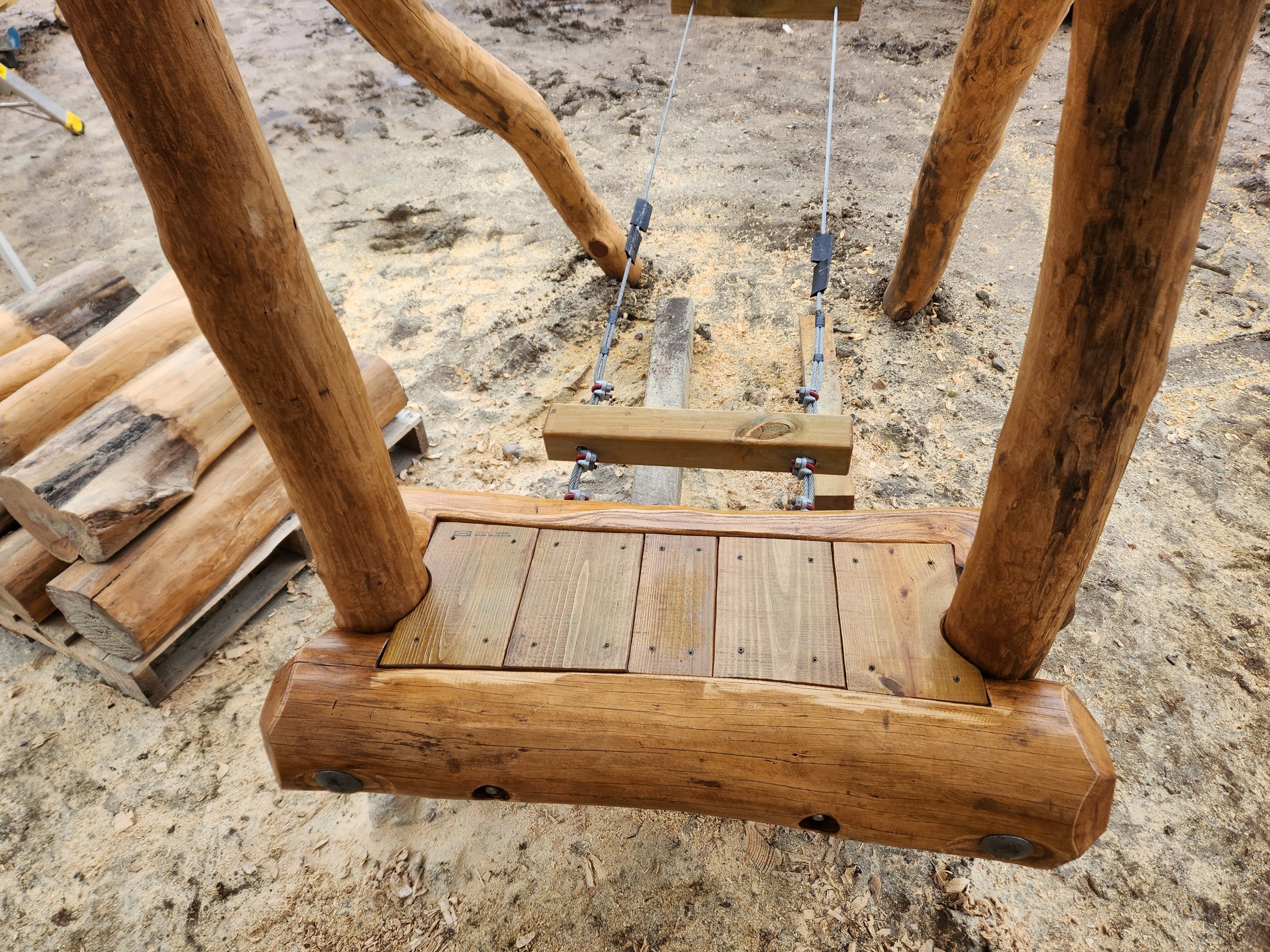 indianapolis-in-custom-black-locust-playground-treehouse-decking-007.jpeg