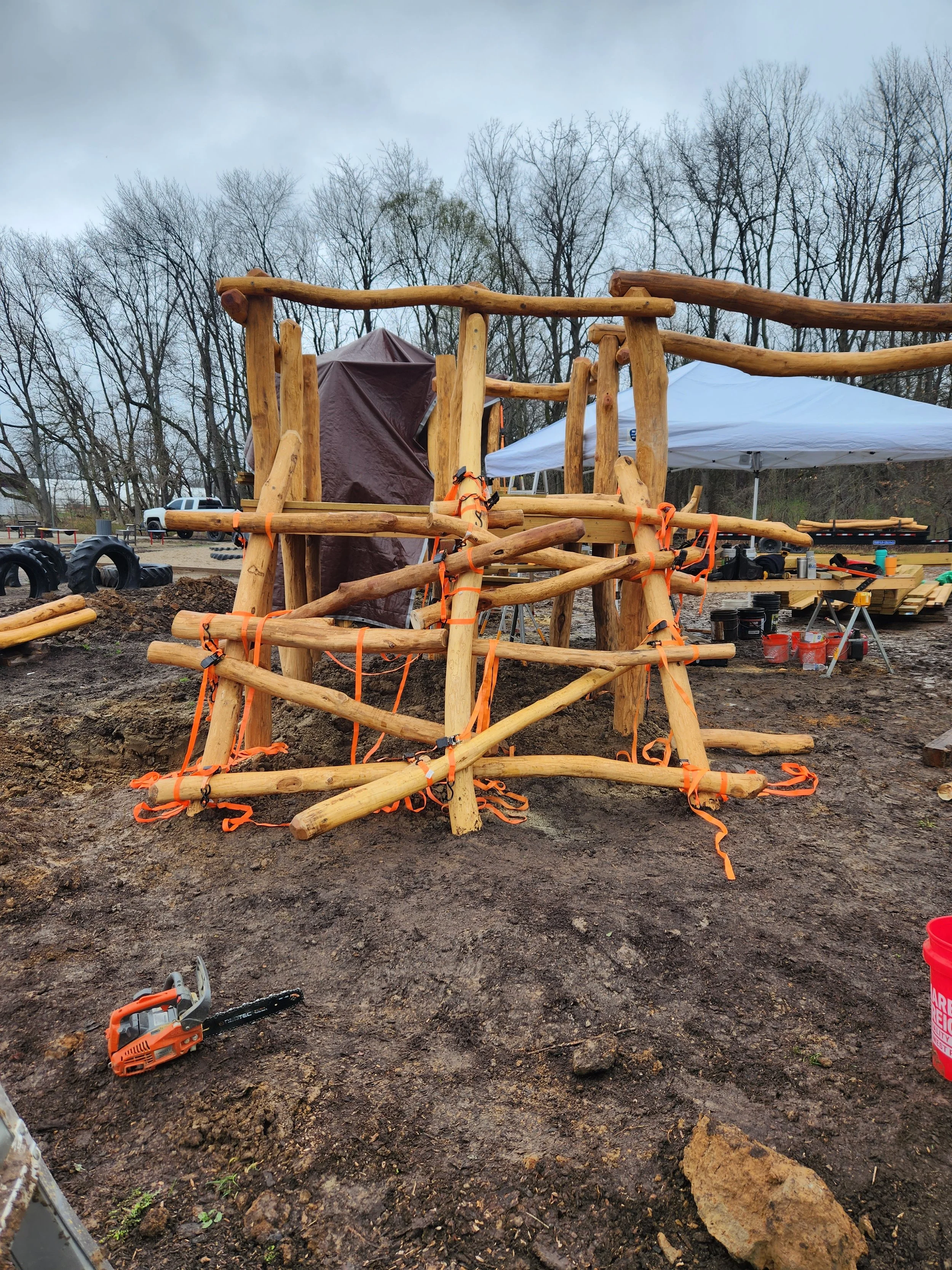 indianapolis-in-custom-black-locust-playground-treehouse-log-ladder-002.jpeg