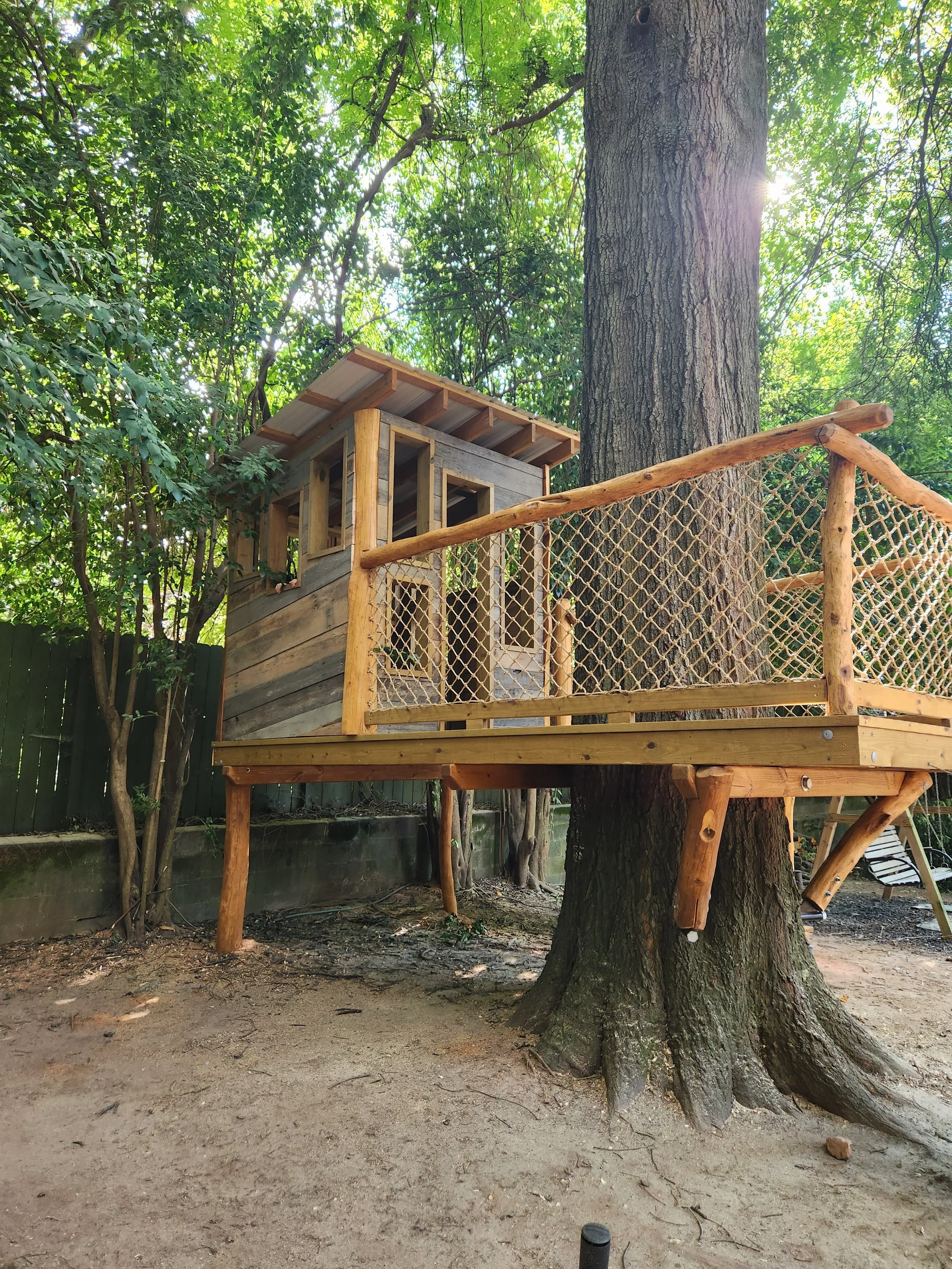 dilworth-charlotte-nc-custom-black-locust-playground-treehouse-overview-002.jpeg