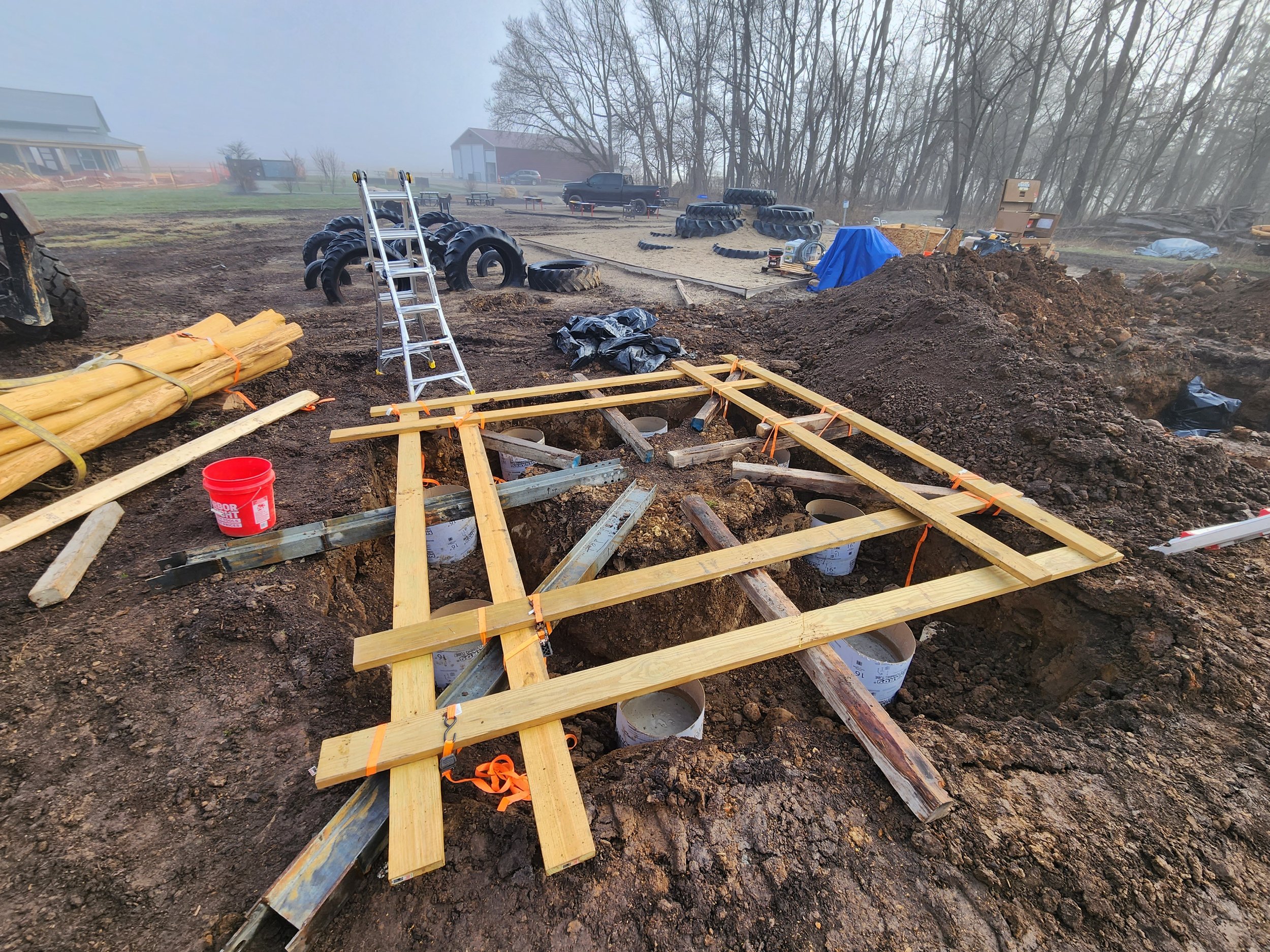 indianapolis-in-custom-black-locust-playground-treehouse-deck-framing-011.jpeg