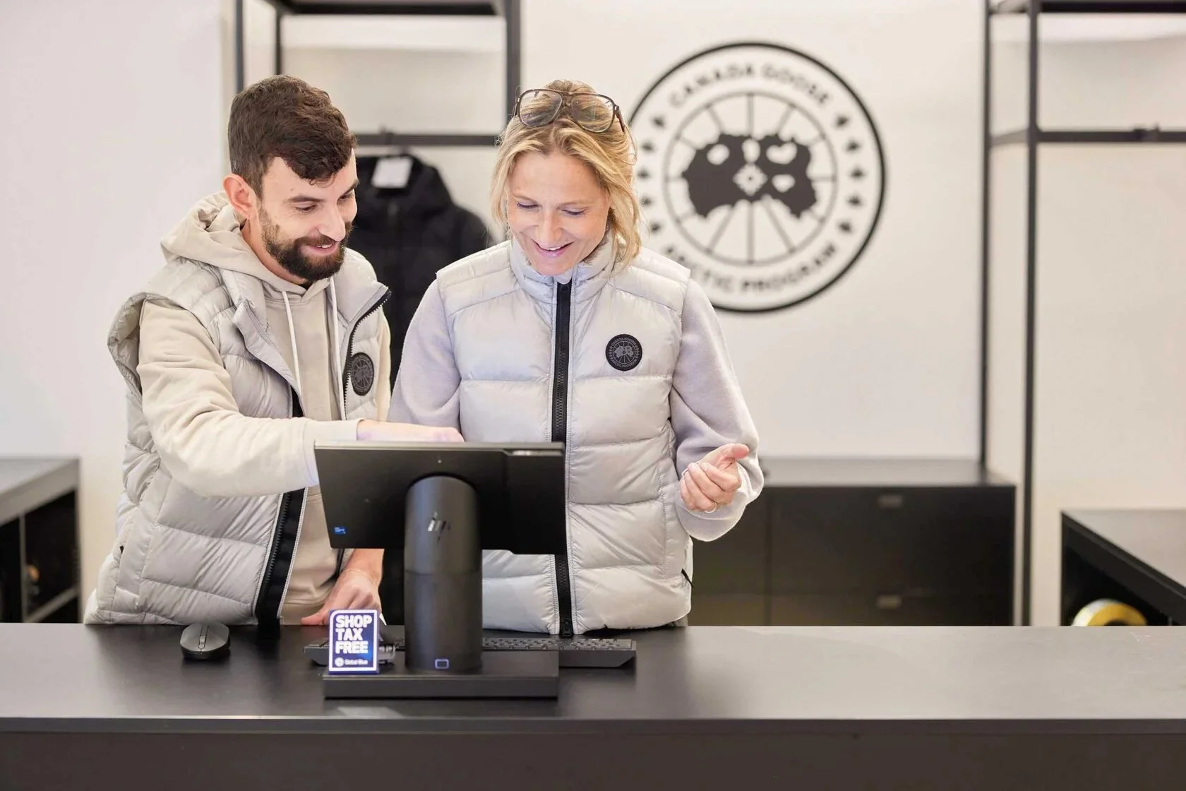 Canada Goose — workplace atmosphere and team photography for the Swiss boutique.
