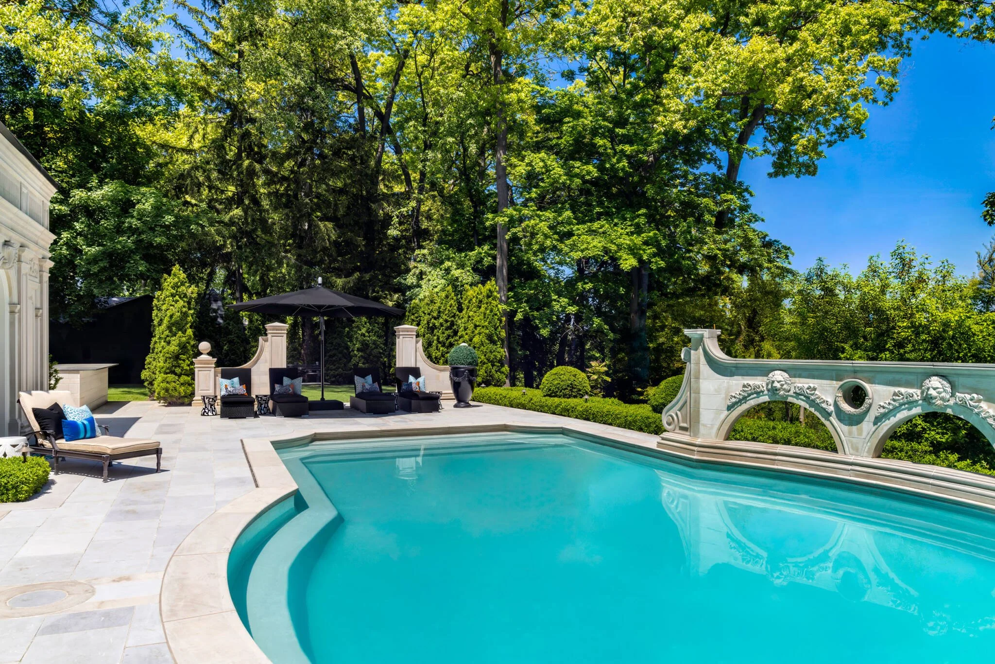 Al Fresco Elegance