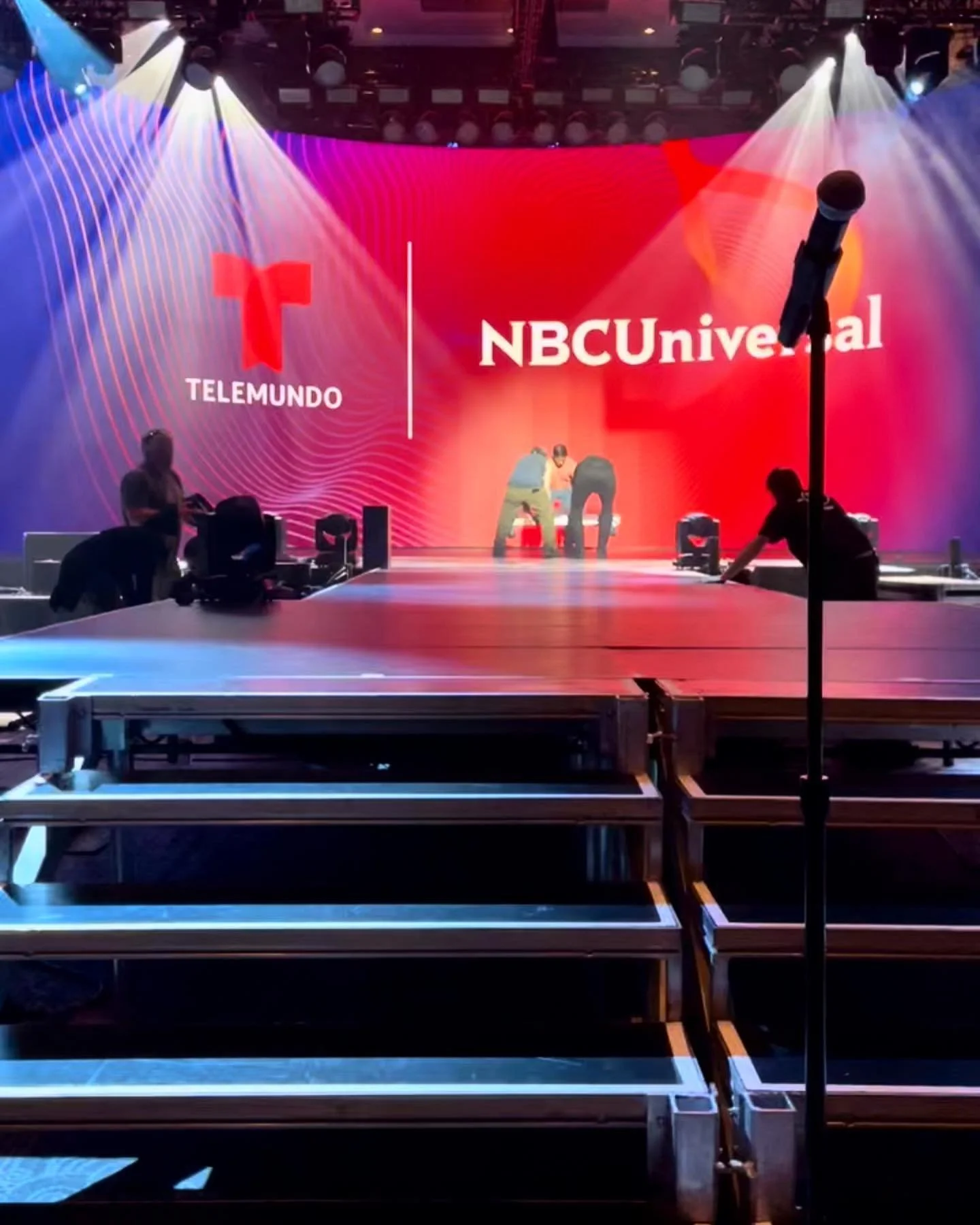 A look back at last week&rsquo;s Telemundo Upfront celebration. Still basking in the glow of this unbelievable event so many months in the making with the most wonderful crew, talent and clients in the business ❤️@telemundo 🔥🔥 #noonedoesitbetter