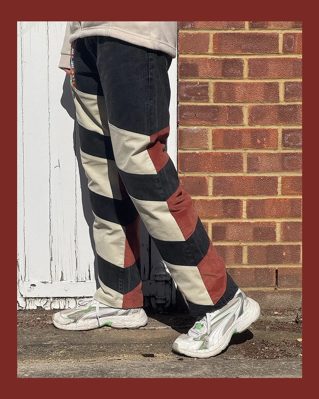 ⚡️CUSTOM CORD JEANS⚡️

One-of-a-kind straight leg GAP denim (secondhand), reworked with white &amp; brown corduroy panels.

📏 Size: 34&rdquo; waist x 30&rdquo; leg 
💸 Price: &pound;80

#customjeans #corduroystyle #upcycledfashion #sustainablestyle 