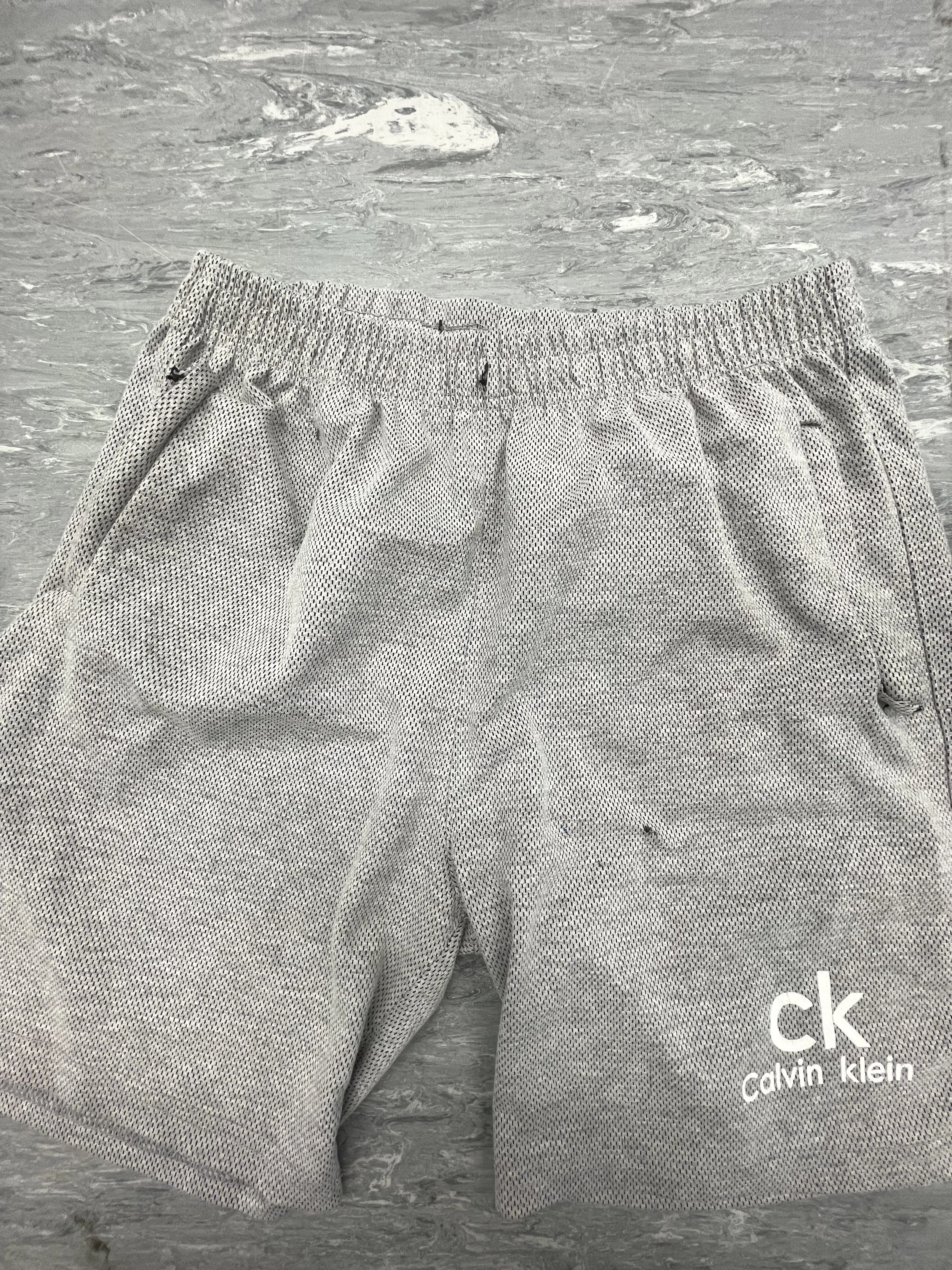 Drawstring missing from shorts