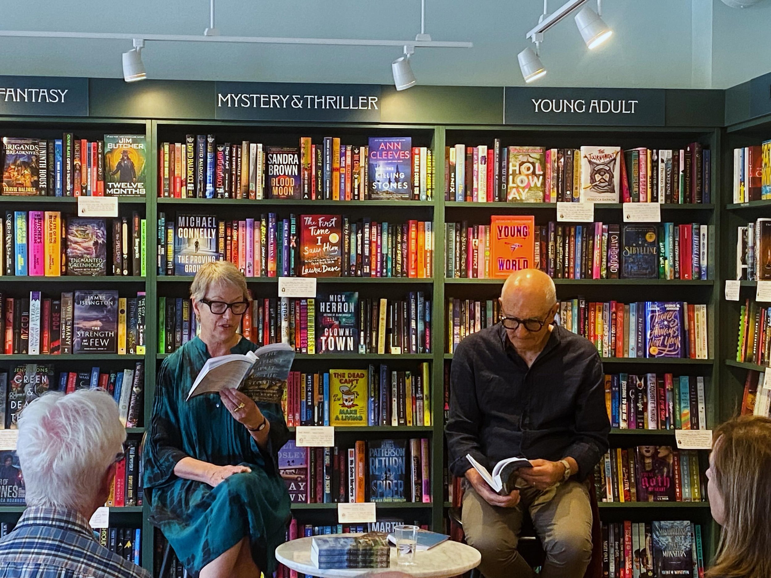 Yesterday evening&rsquo;s lovely event! Swipe ➡️ for a video

Thank you for having us @celiabookshop 📚 ✨

#books #booksbooksbooks #bookstagram #thepatientwaitofthestones #galponpress