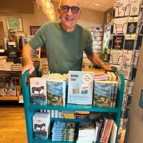 Thanks for having us, @newtonville_books!!

Another fantastic author event with Antonio Romani and @martha.cooley275 in the books 📚 

#thepatientwaitofthestones #books #bookstagram