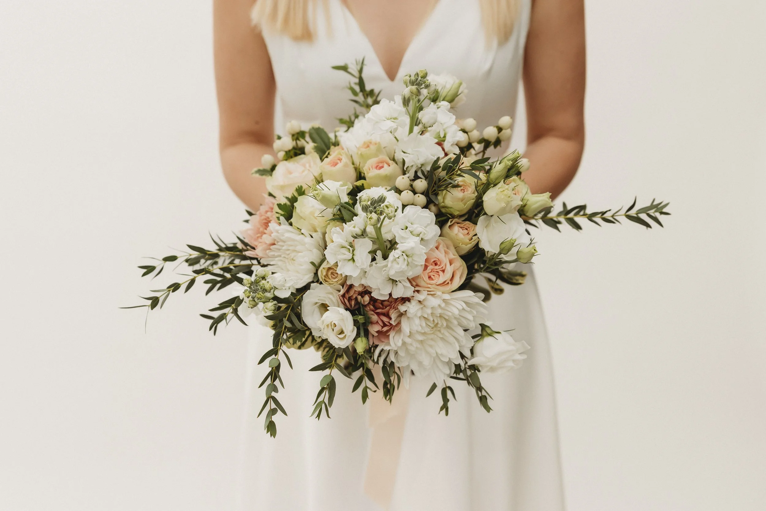 Romantic floral bouquet in the Cloud Nine Collection