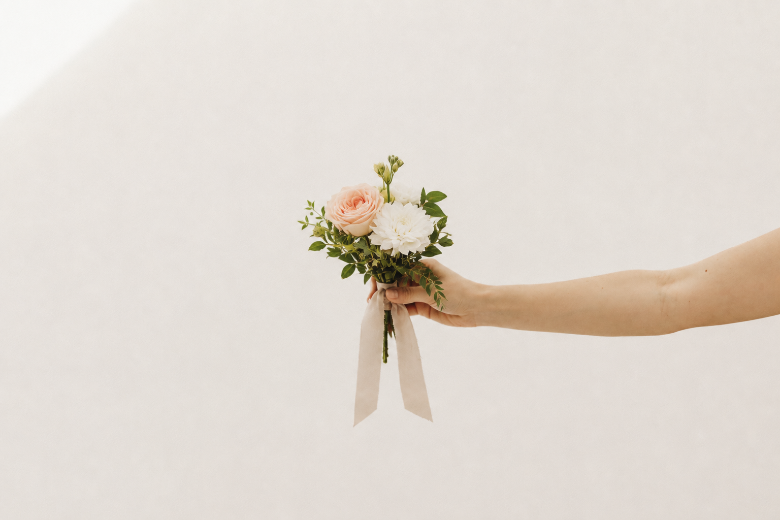 Toss Bouquet.png