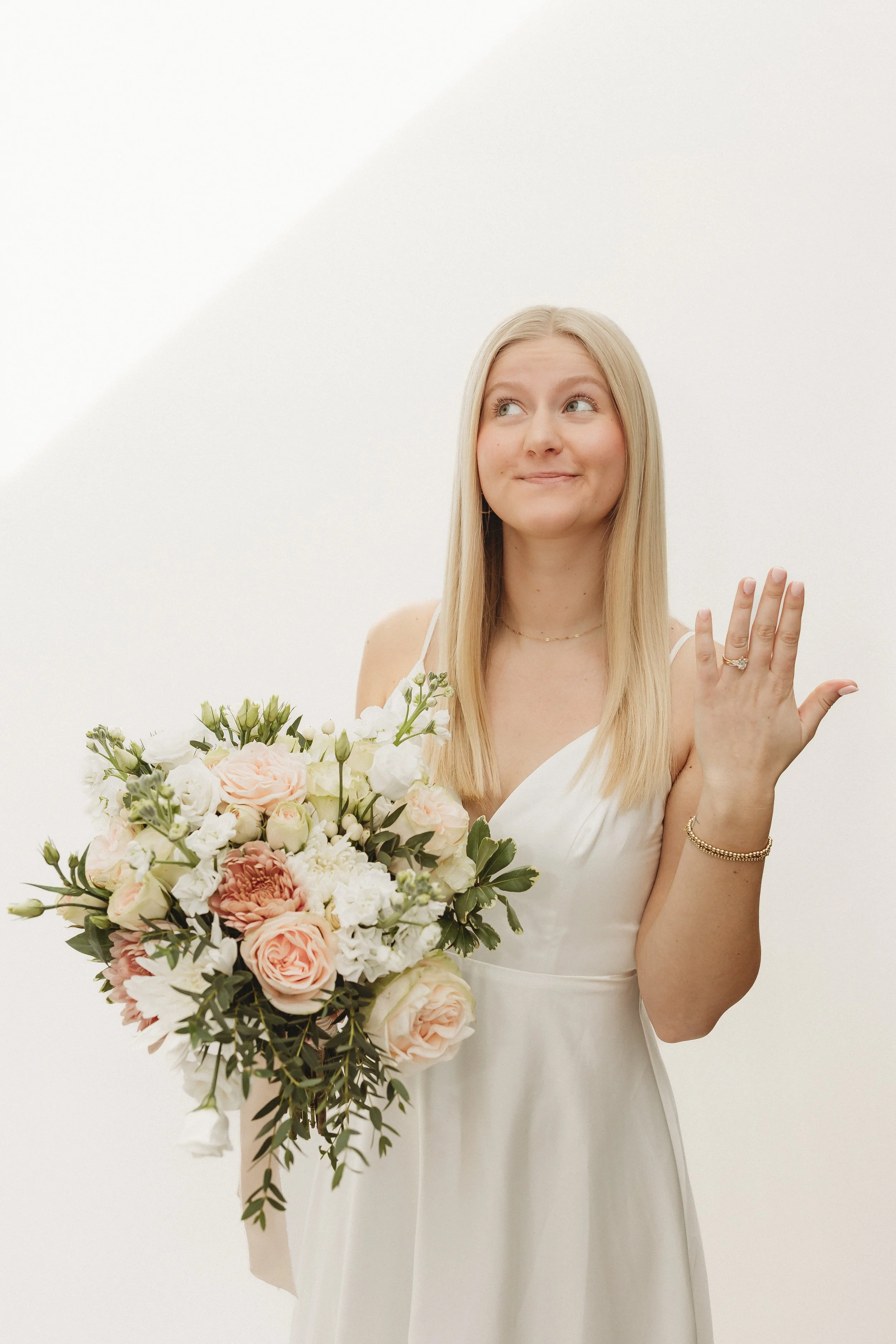 Bridal bouquet in the Cloud Nine collection