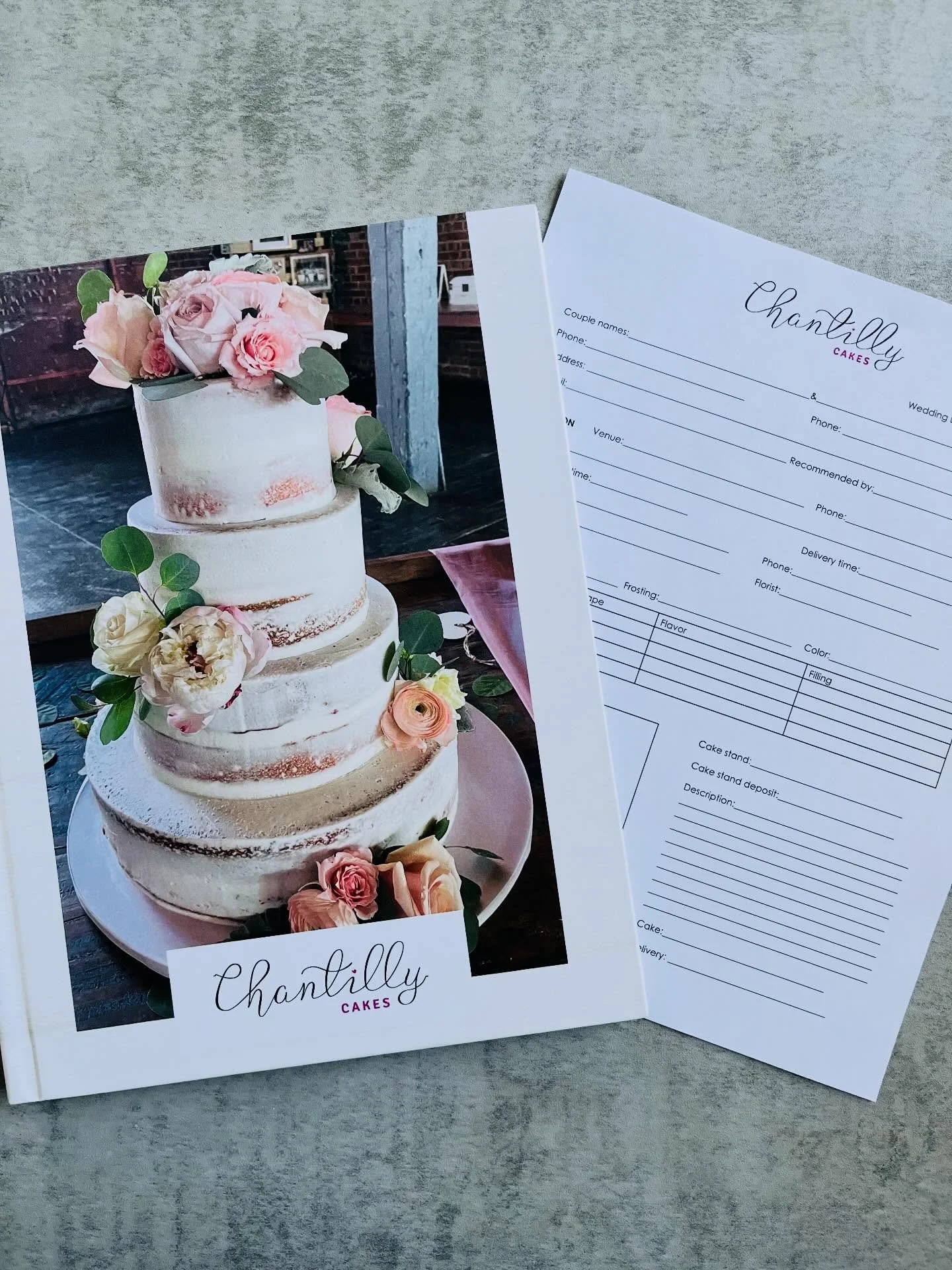 Planning your wedding or quincea&ntilde;era? 🤍
Our cake tasting consultations are the sweetest way to bring your vision to life.
From a curated selection of cake flavors to our photo catalog and detailed order form, we guide you through every detail