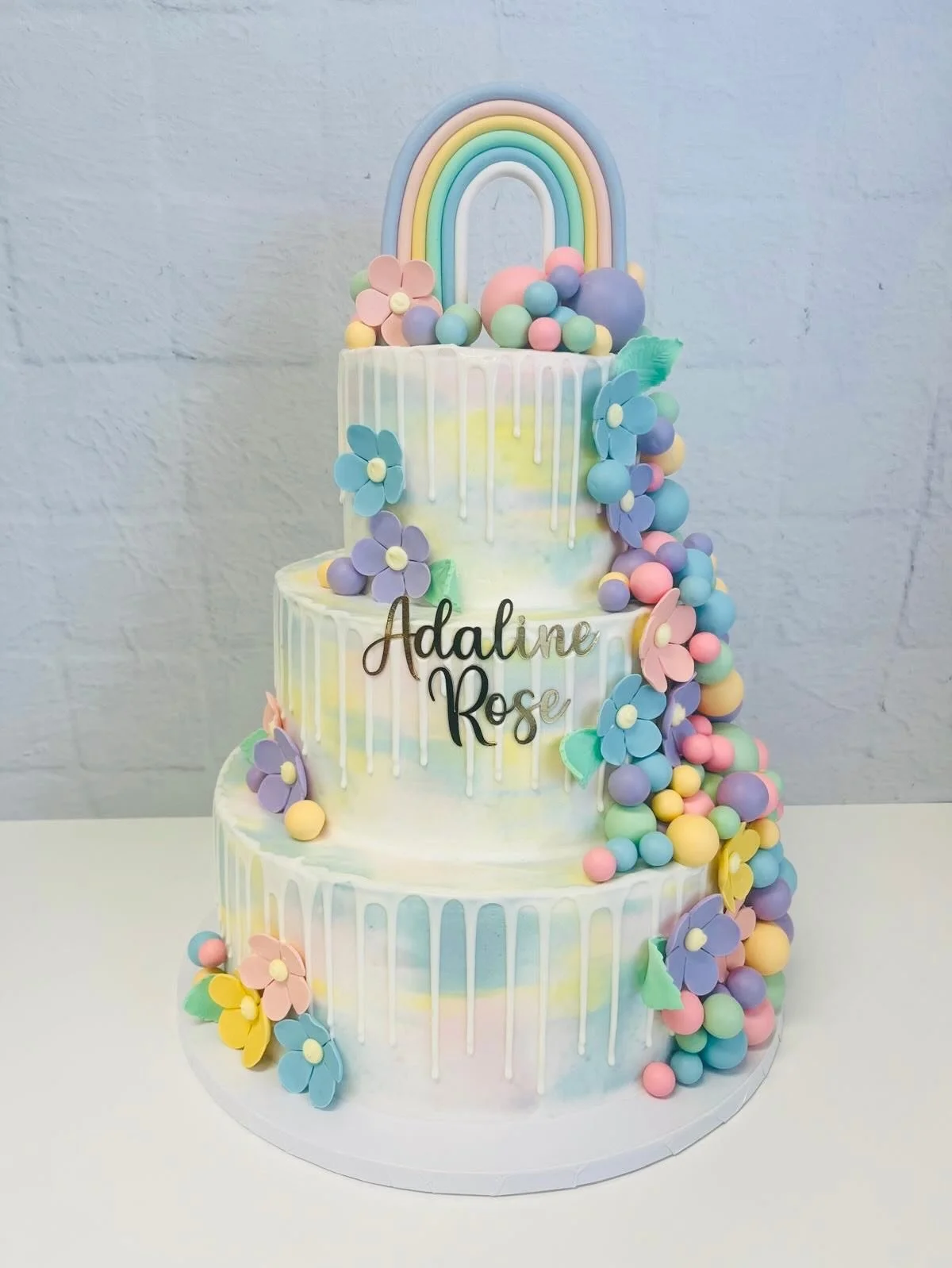 Just looking at this cake, makes anyone smile. Send us a DM if you&rsquo;re interested in getting a custom cake this year.  #birthdaycake #buttercreamcake #elpasotx #itsallgoodep