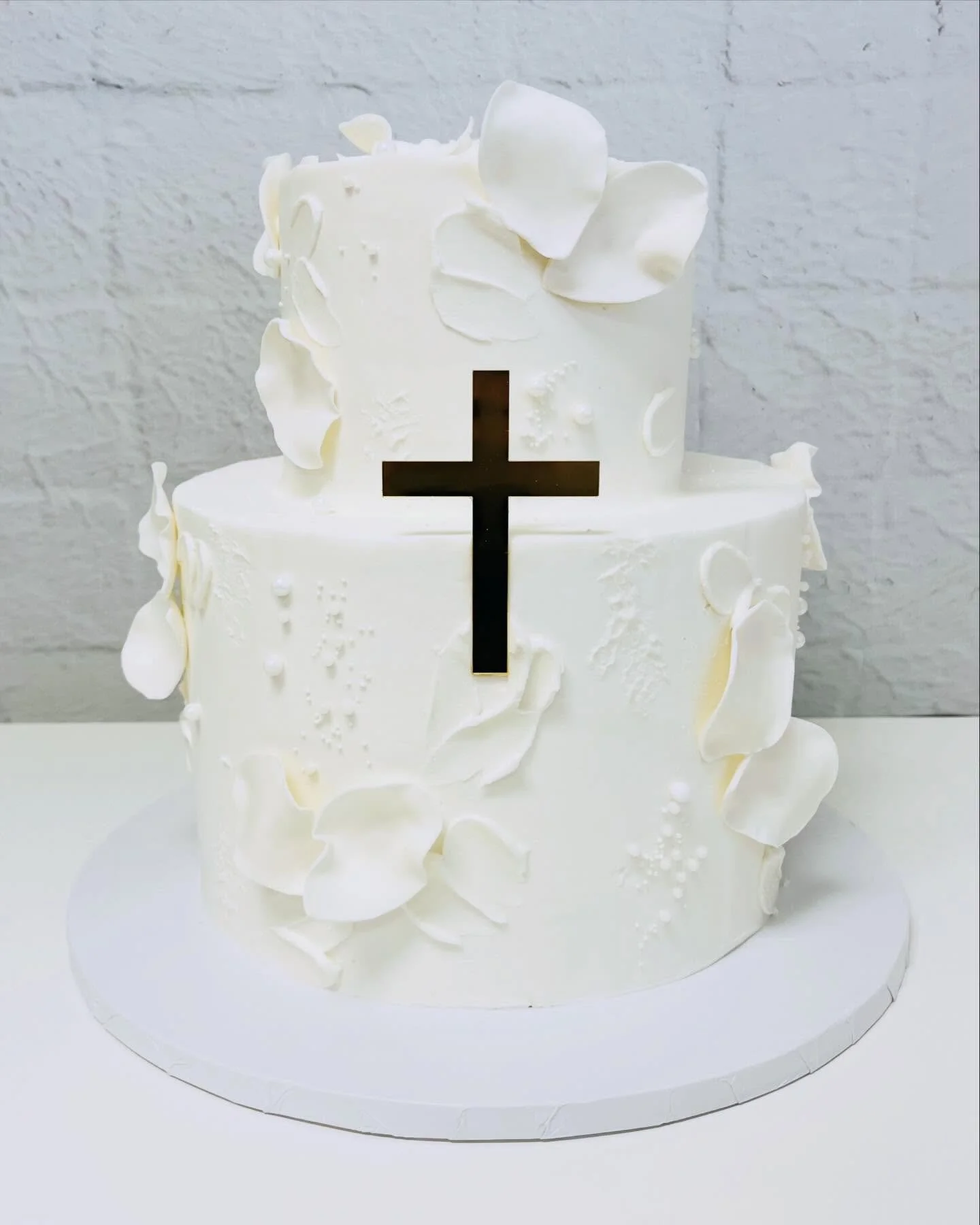 Soft, meaningful, and made with love 🤍
From delicate baptism cakes to elegant first communion designs, each piece we create is a reflection of such a special milestone. ✨
#BaptismCake #FirstCommunionCake #CustomCakesElPaso #ReligiousCakes #ElPasoCak