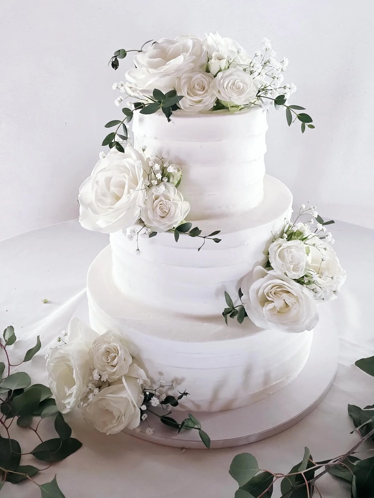 Timeless, elegant, and made with so much love 🤍
This all-white wedding cake paired with delicate florals is the definition of classic beauty. Perfect for a day that will never go out of style.
#WeddingCake #FloralWeddingCake #CustomCakesElPaso #Wedd