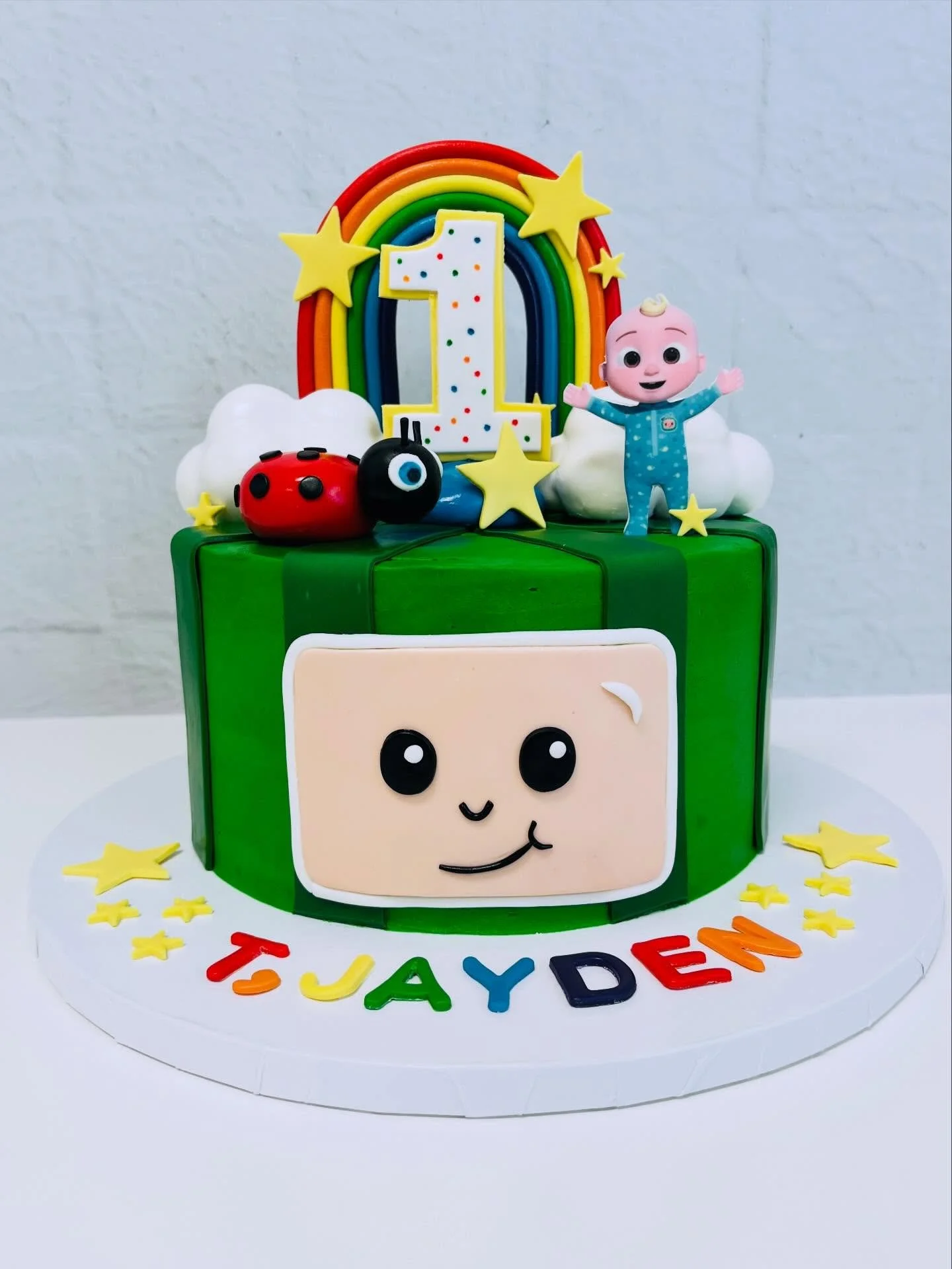 Celebrating the sweetest little moments this Kids Day 🎉✨
We love bringing your little ones&rsquo; dream cakes to life 🎂
Happy Kids Day to all the amazing kiddos who make what we do so special!
#KidsDay #DiaDelNino #KidsCakes #BirthdayCake #CustomCa