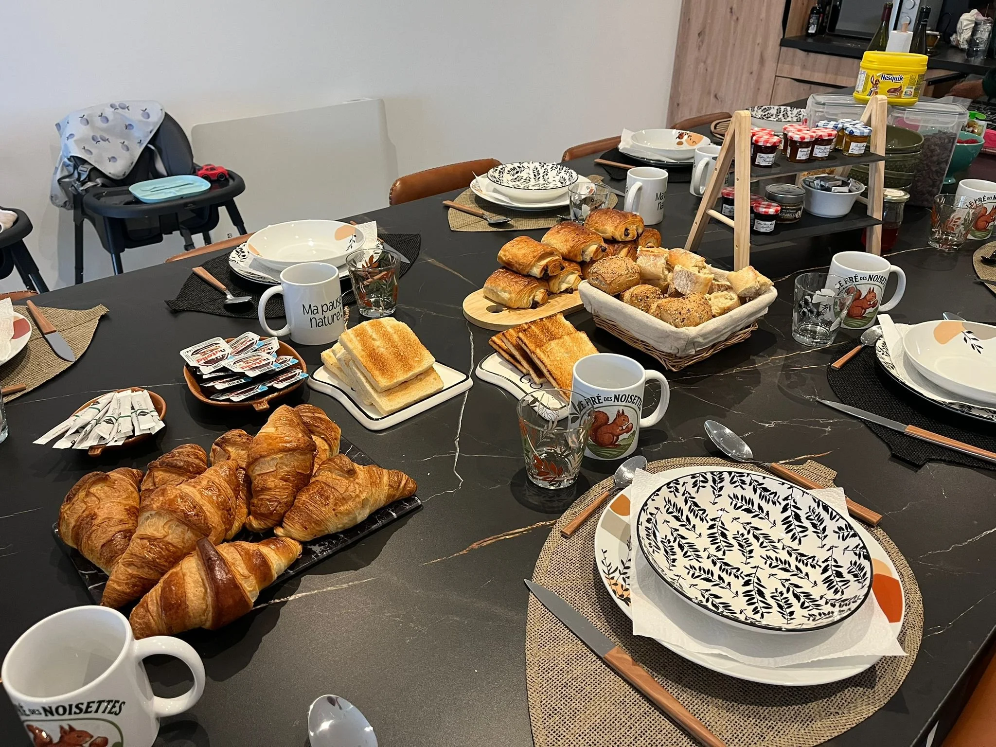 petit dej groupe.jpeg