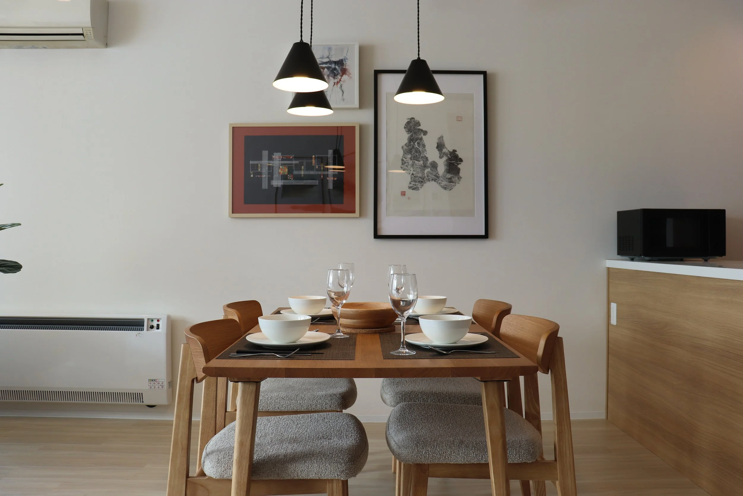 Dining-table-straight-on.jpg