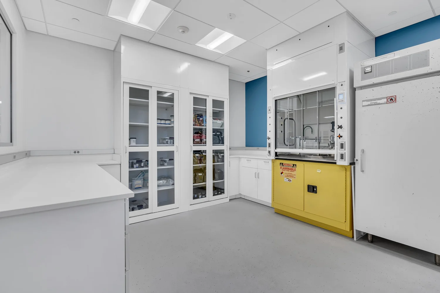 Lab Extiorer LabLogix Laboratory Furniture | Enhance Your Lab Space – Explore Now