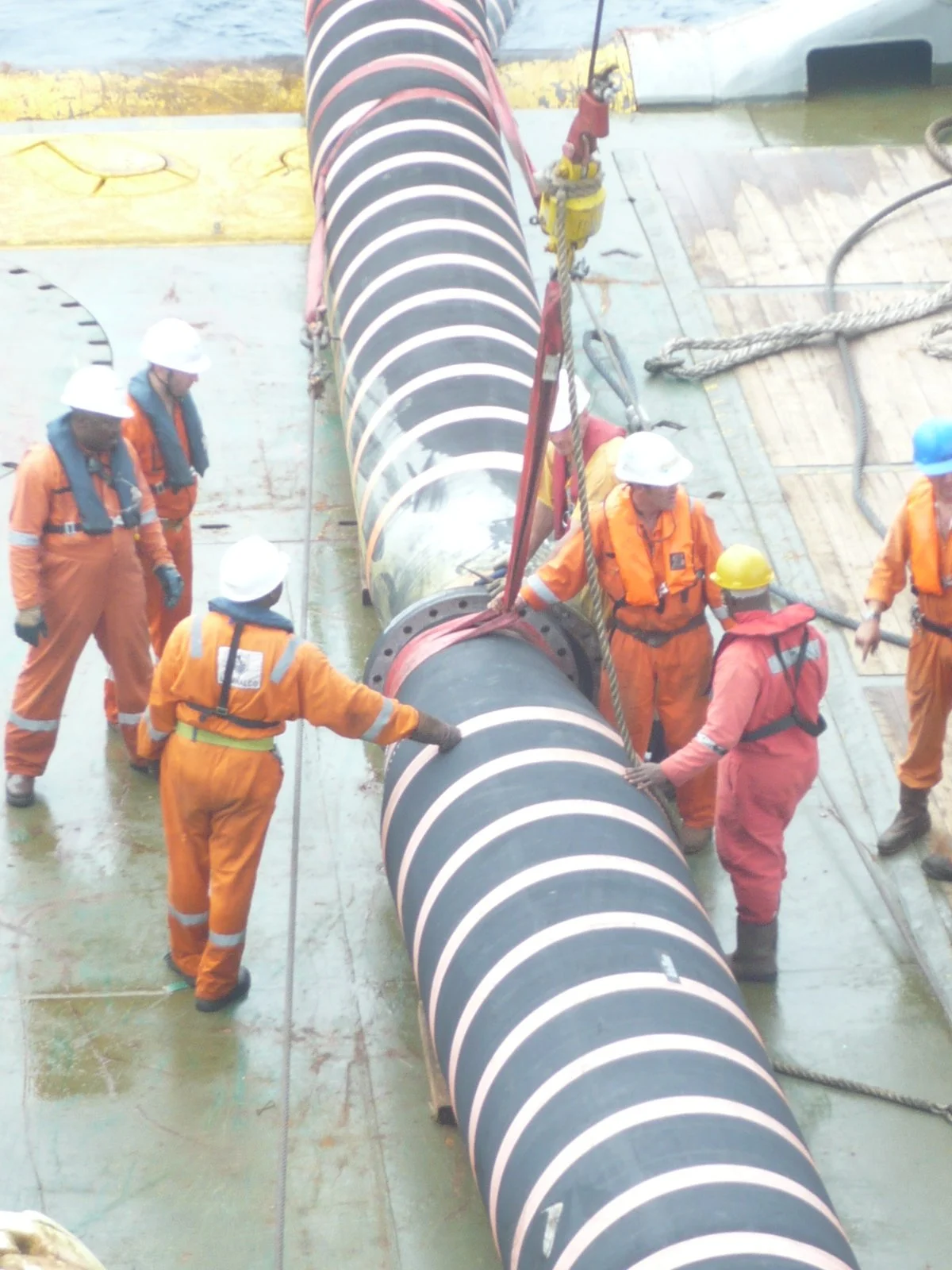 Various work on 20 inches floating hoses (1).JPG