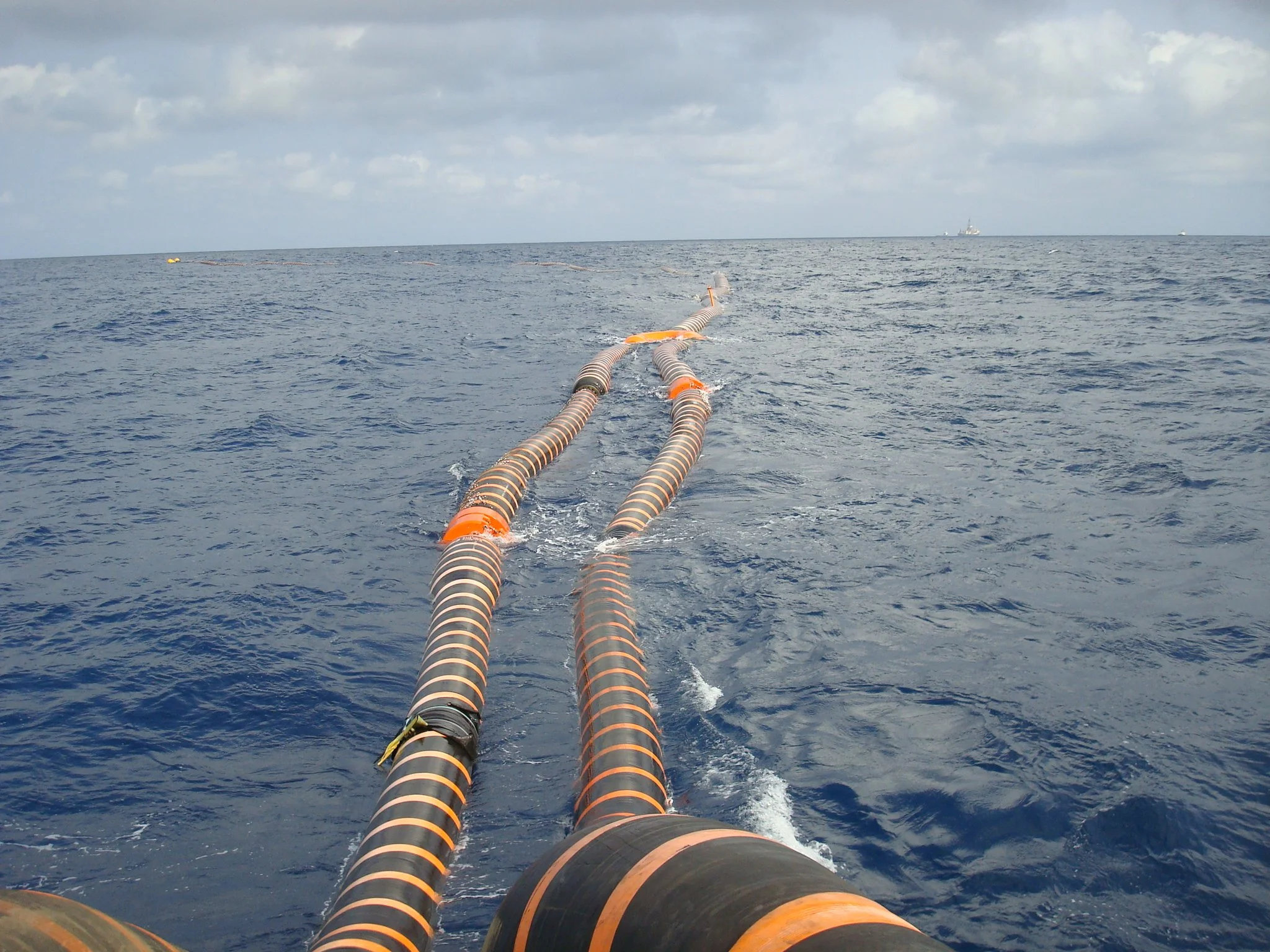 Various work on 20 inches floating hoses (17).JPG
