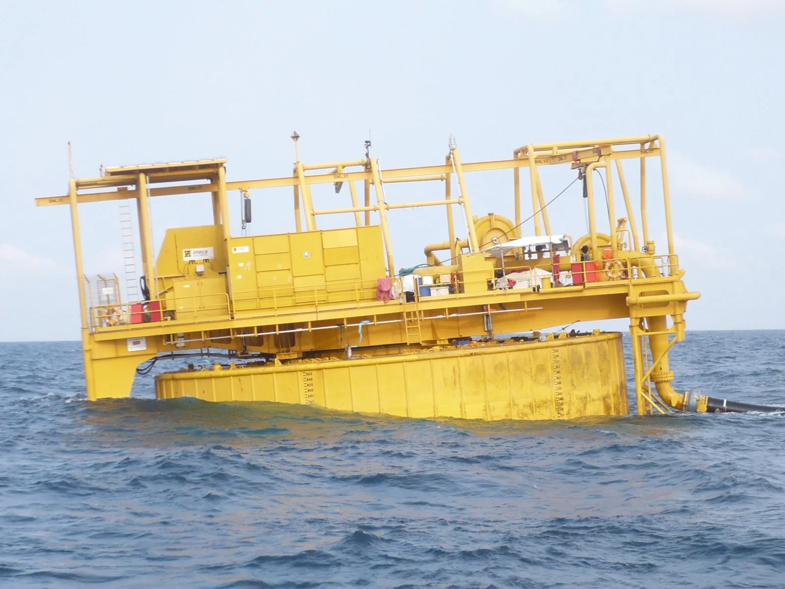 Various work on 20 inches floating hoses (13).JPG