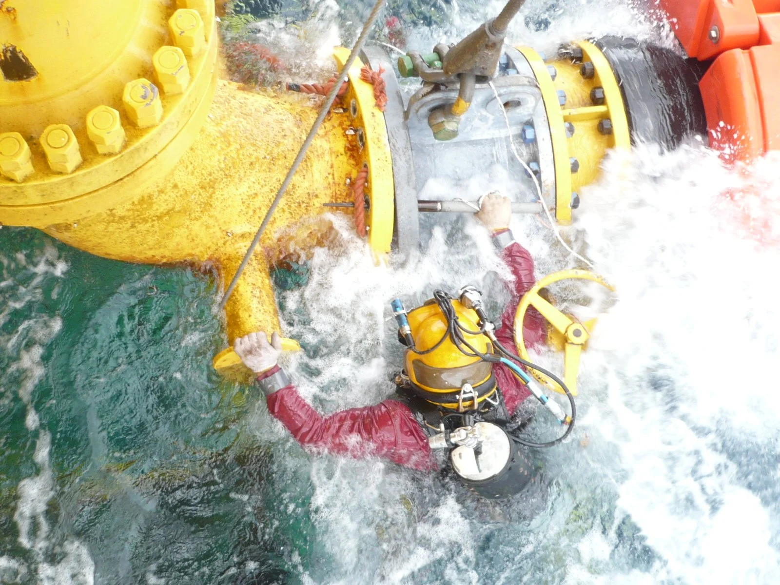 Various work on 20 inches floating hoses (6).JPG