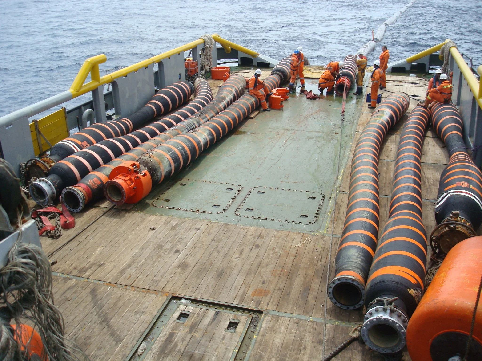 Various work on 20 inches floating hoses (14).JPG