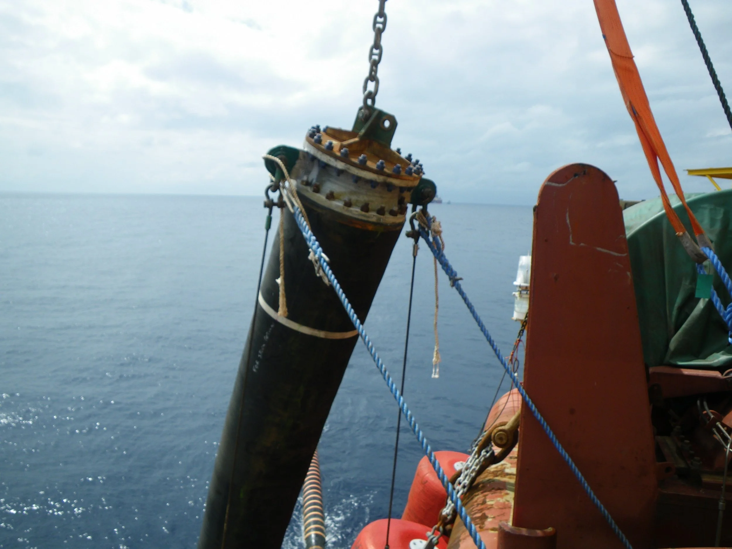 Various work on 20 inches floating hoses (21).JPG