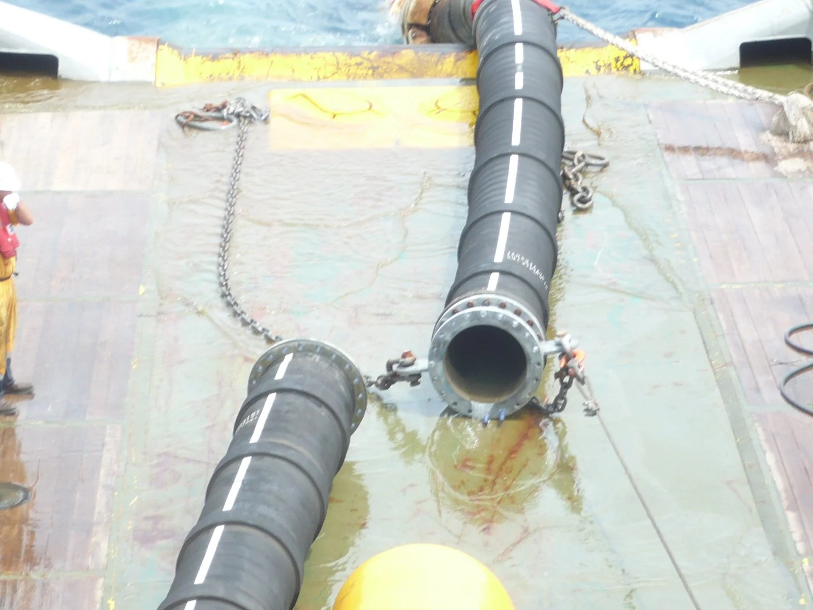 Various work on 20 inches floating hoses (18).JPG