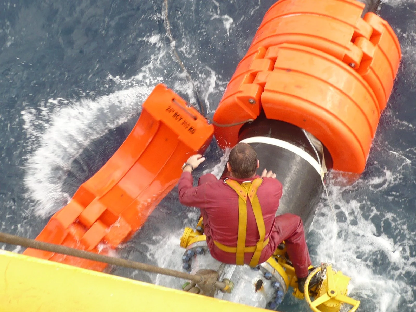 Various work on 20 inches floating hoses (10).JPG