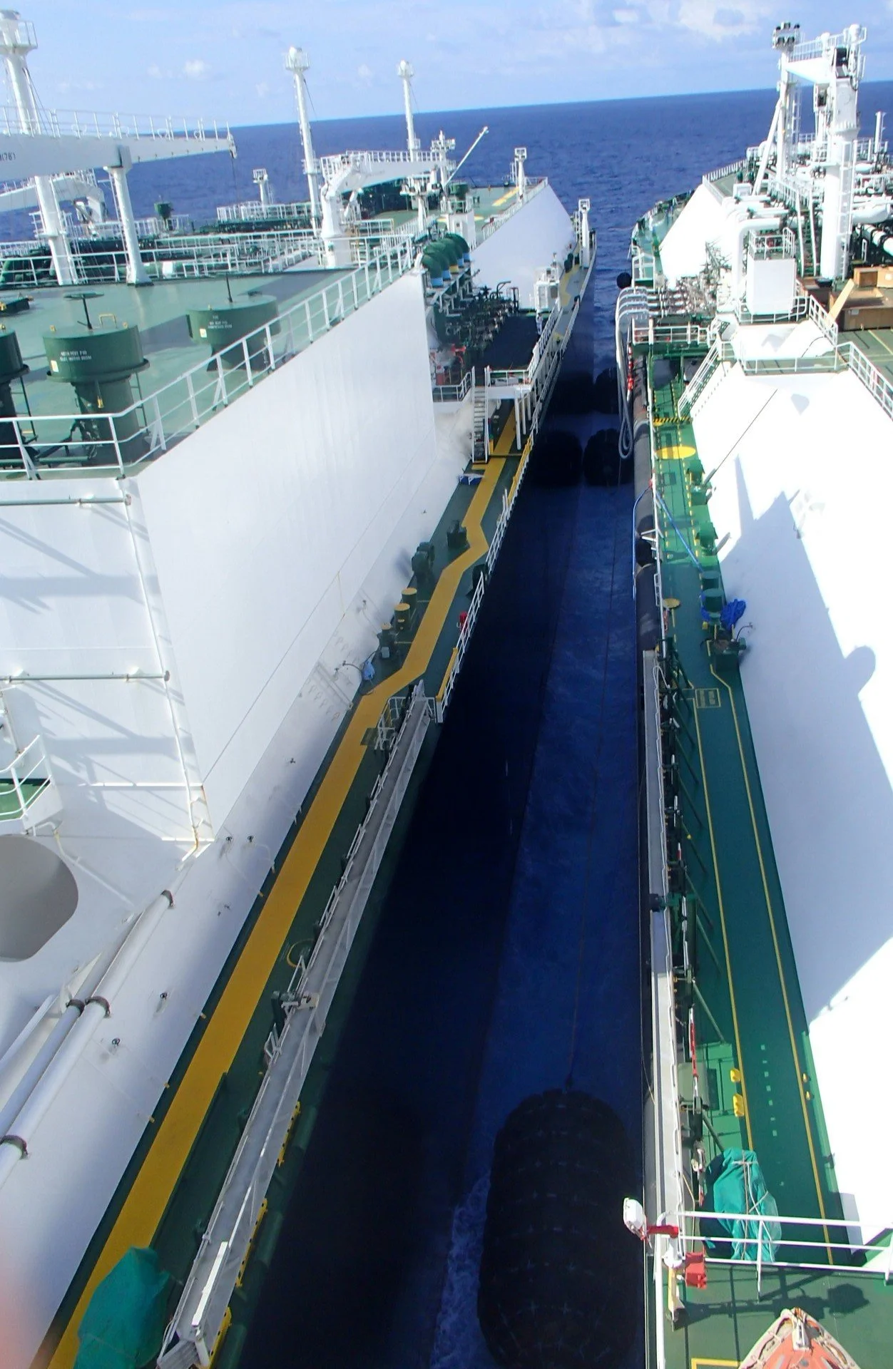 STS LNG Underway  (11).JPG