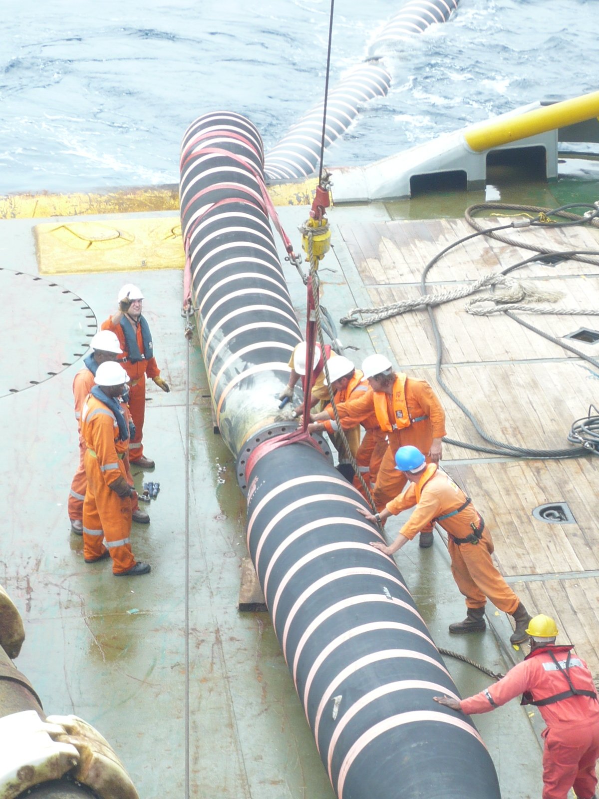 Various work on 20 inches floating hoses (19).JPG