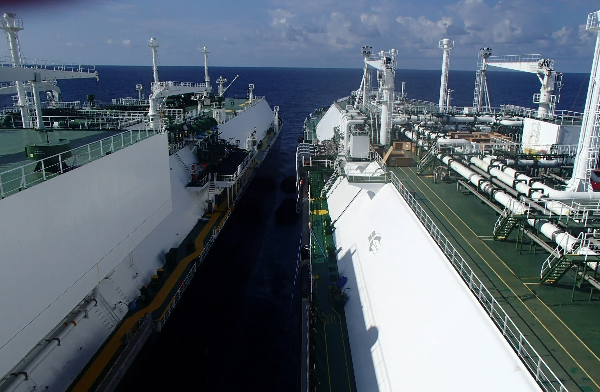 STS LNG Underway  (10).JPG