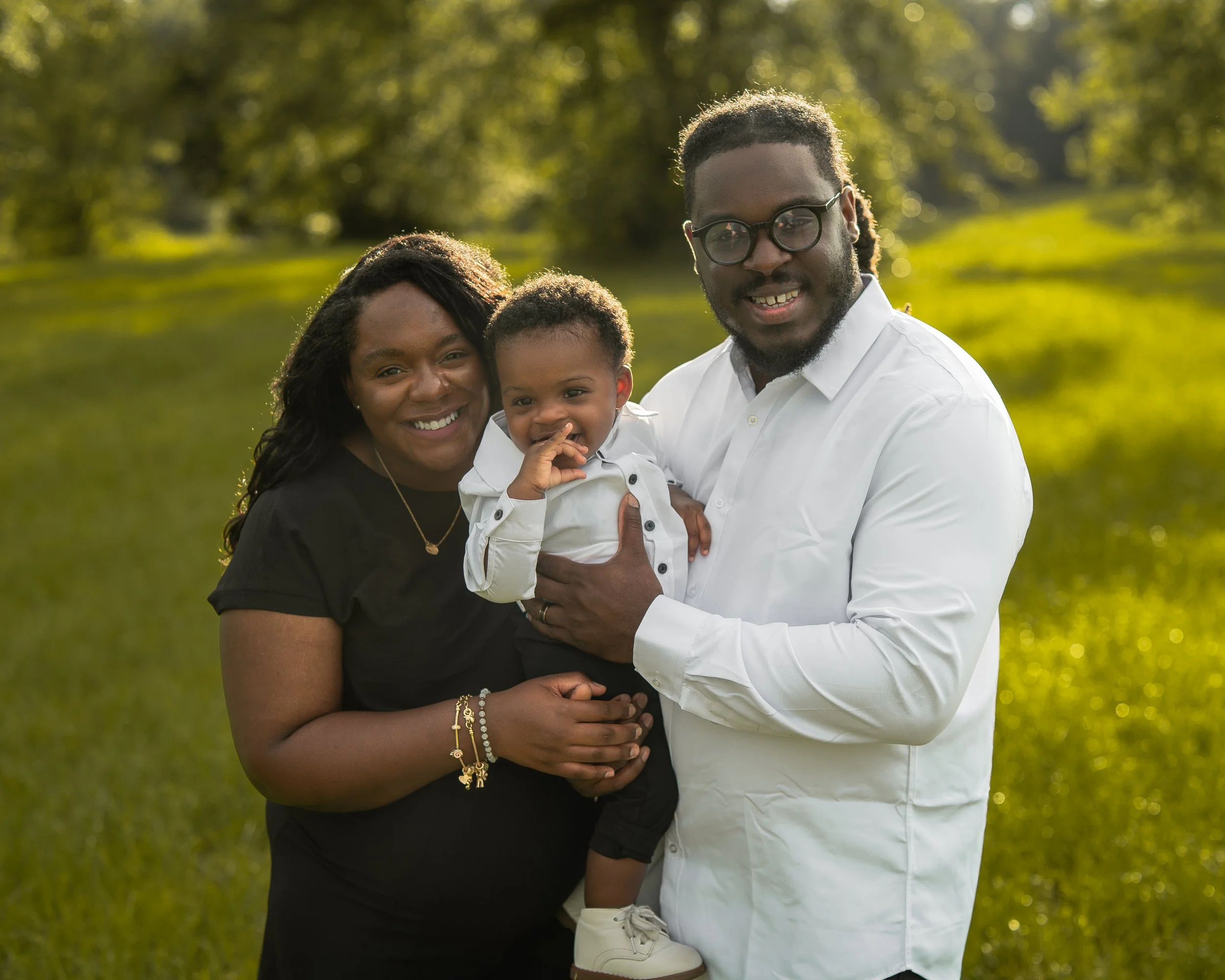 Sunset family photography session in North Alabama countryside