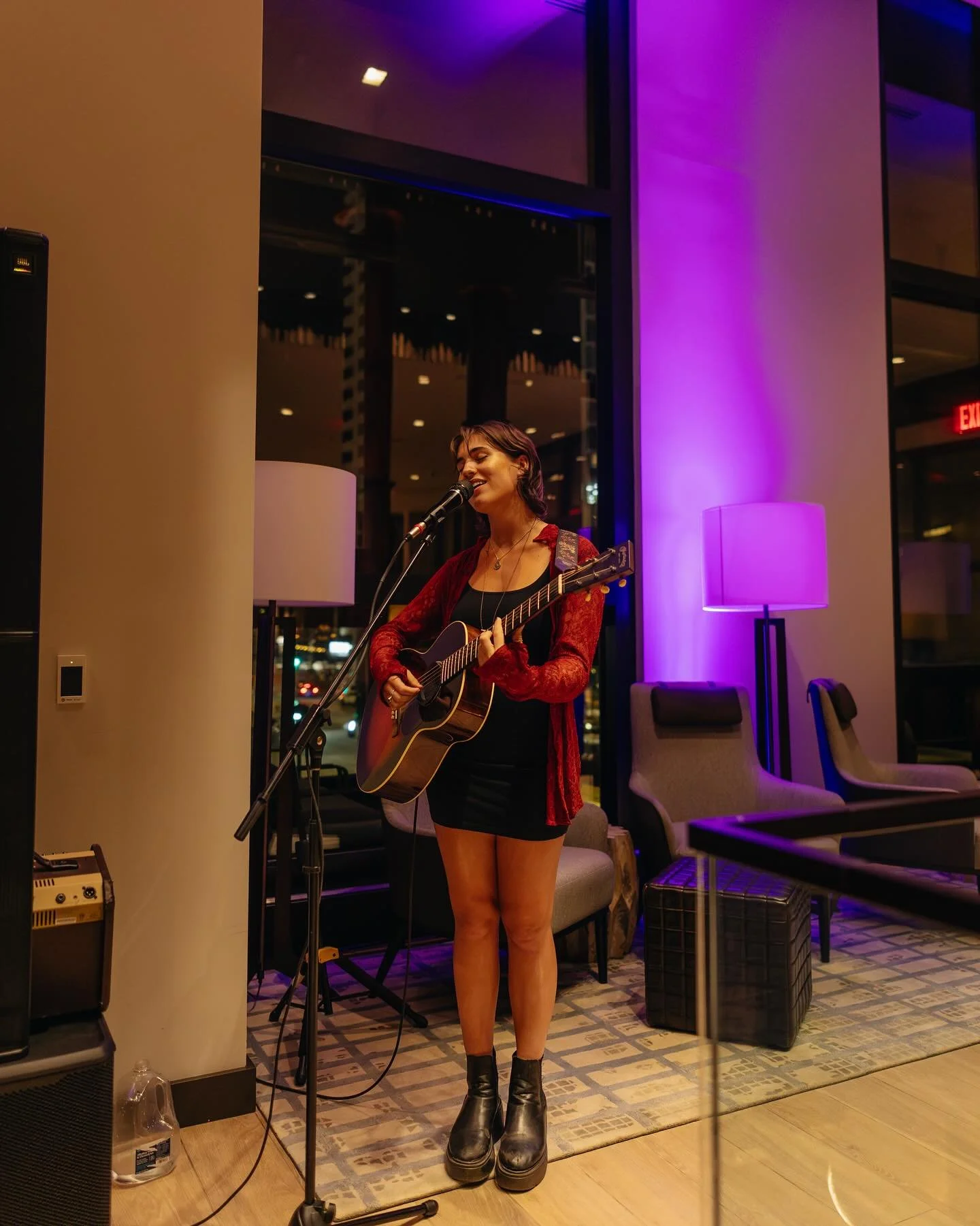Weekend to-do list 📋 

☑️ Get the friend group together and eat dinner at Craft

☑️ Afterwards, go upstairs to Solomon&rsquo;s for a cocktail and small bites

☑️ Vibe out to highly curated live music

Every Weekend &bull; Solomon&rsquo;s lounge @the