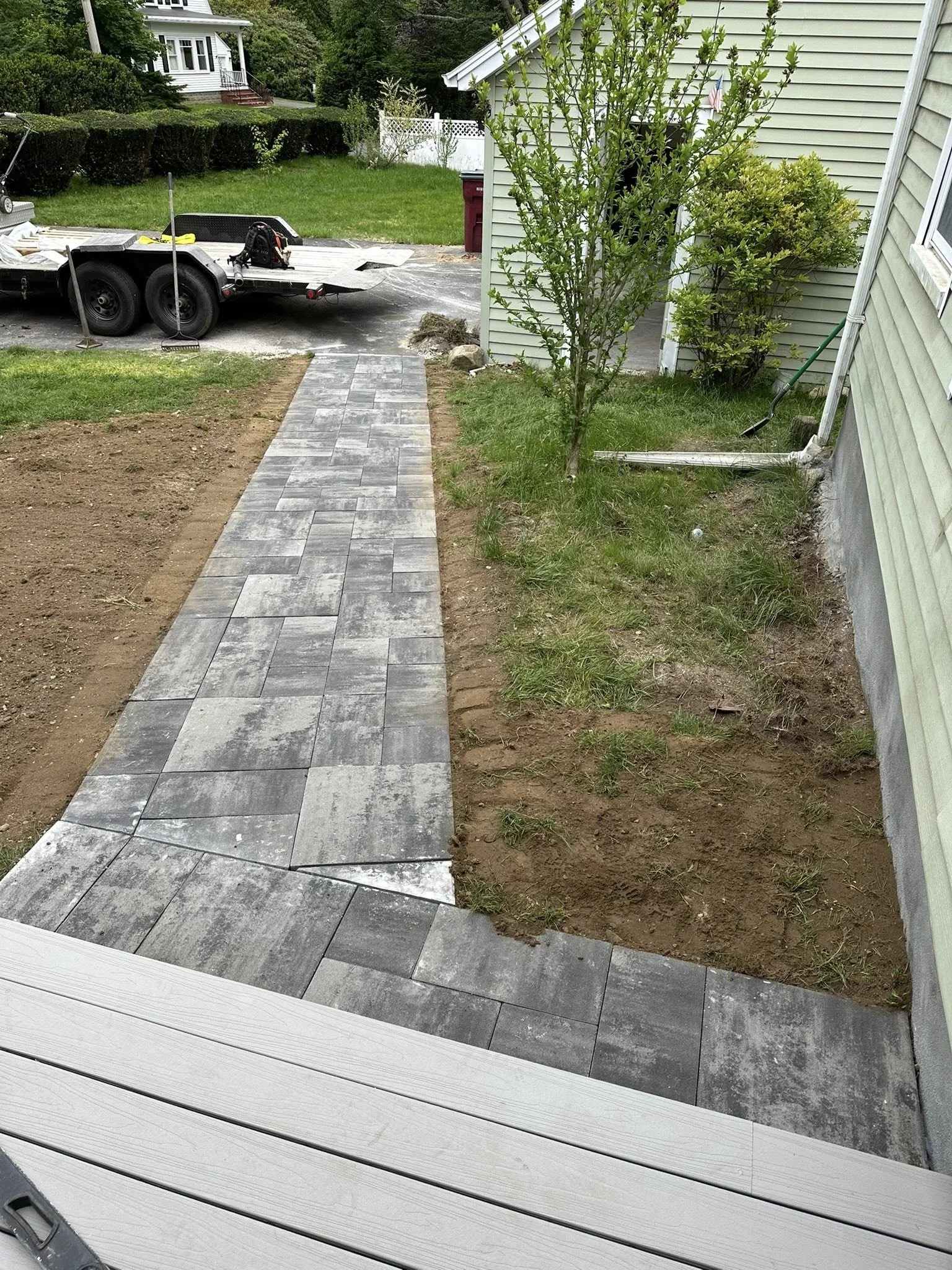 HARDSCAPE & WALKWAYS