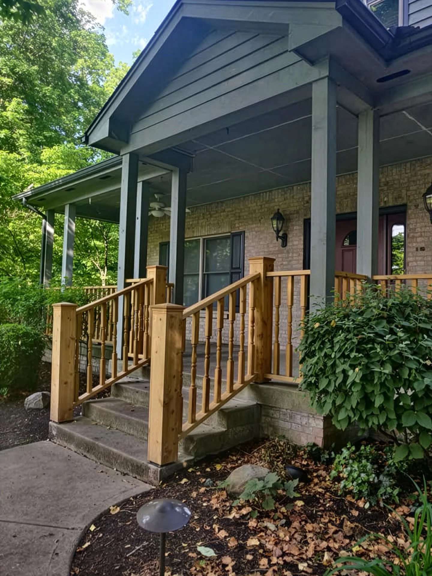 dbg-projects-front-steps-railing-1.jpg