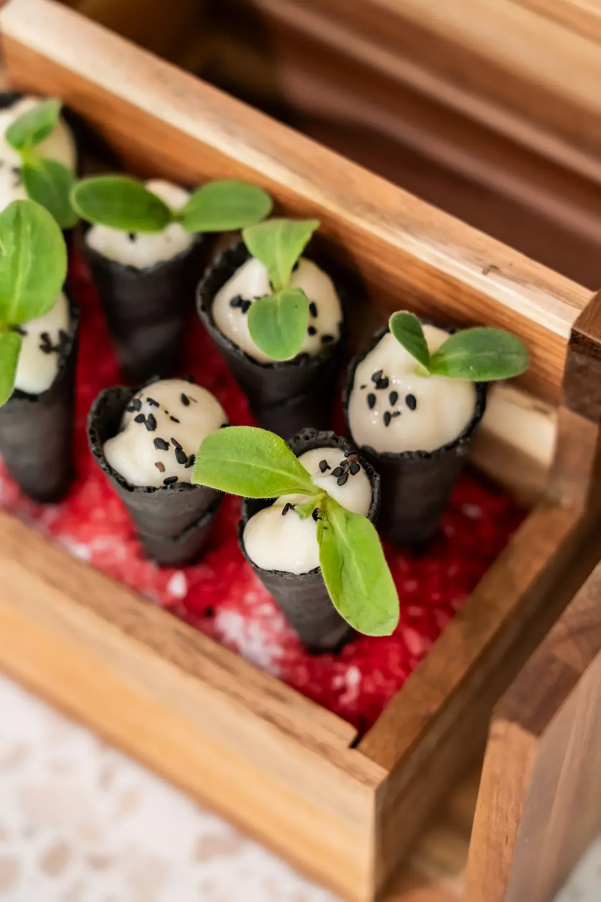 Bloemkool creme met sesam catering barneveld.webp