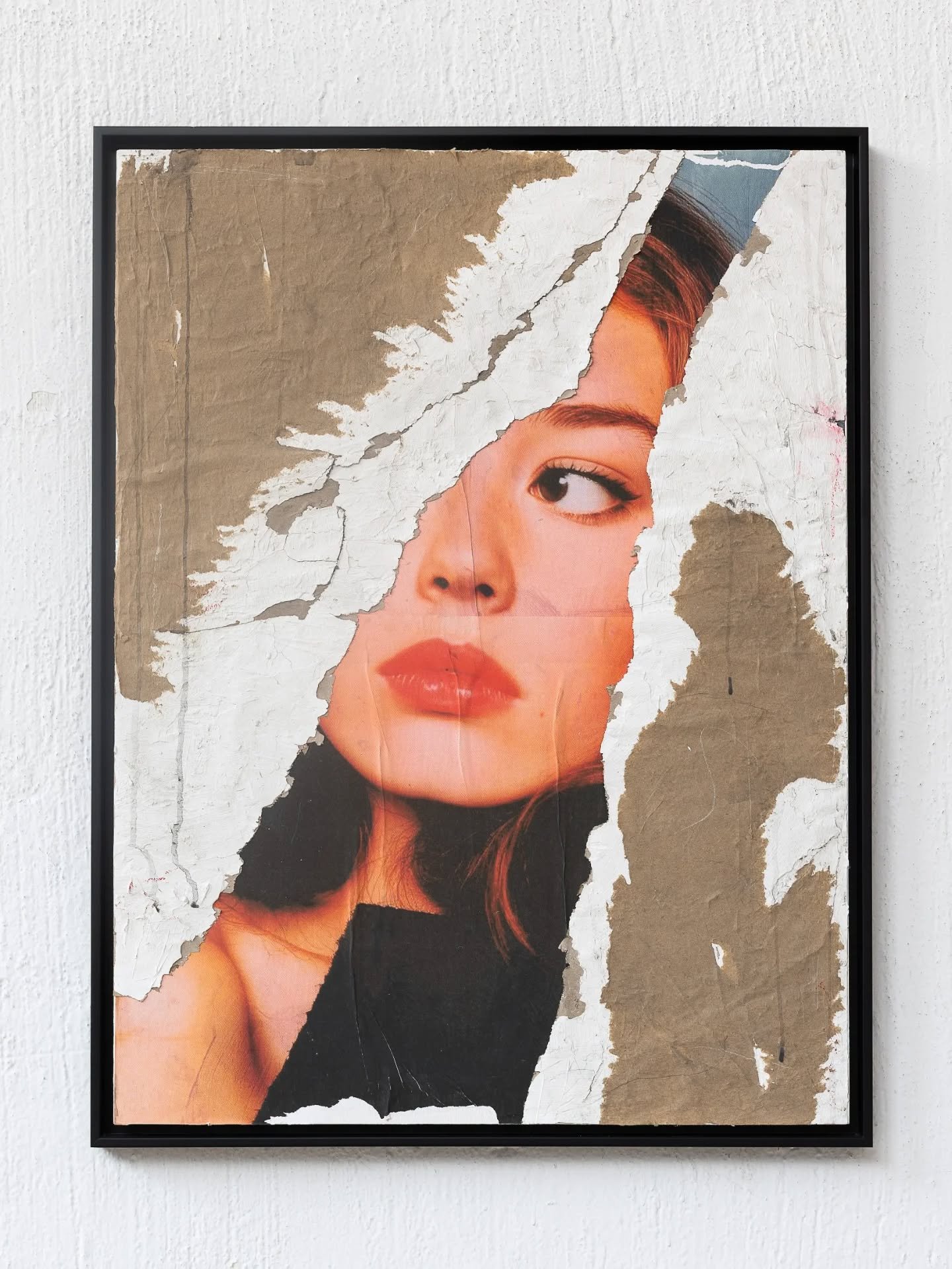 Discovery II
60x80cm + frame.
Mixed media on wooden panel.

Segunda pieza basada en la idea de que la belleza cl&aacute;sica permanecer&aacute; aunque probabilmente perfeccionada de manera irreal, y todo para ser descubierta bajo las ruinas de nuestr