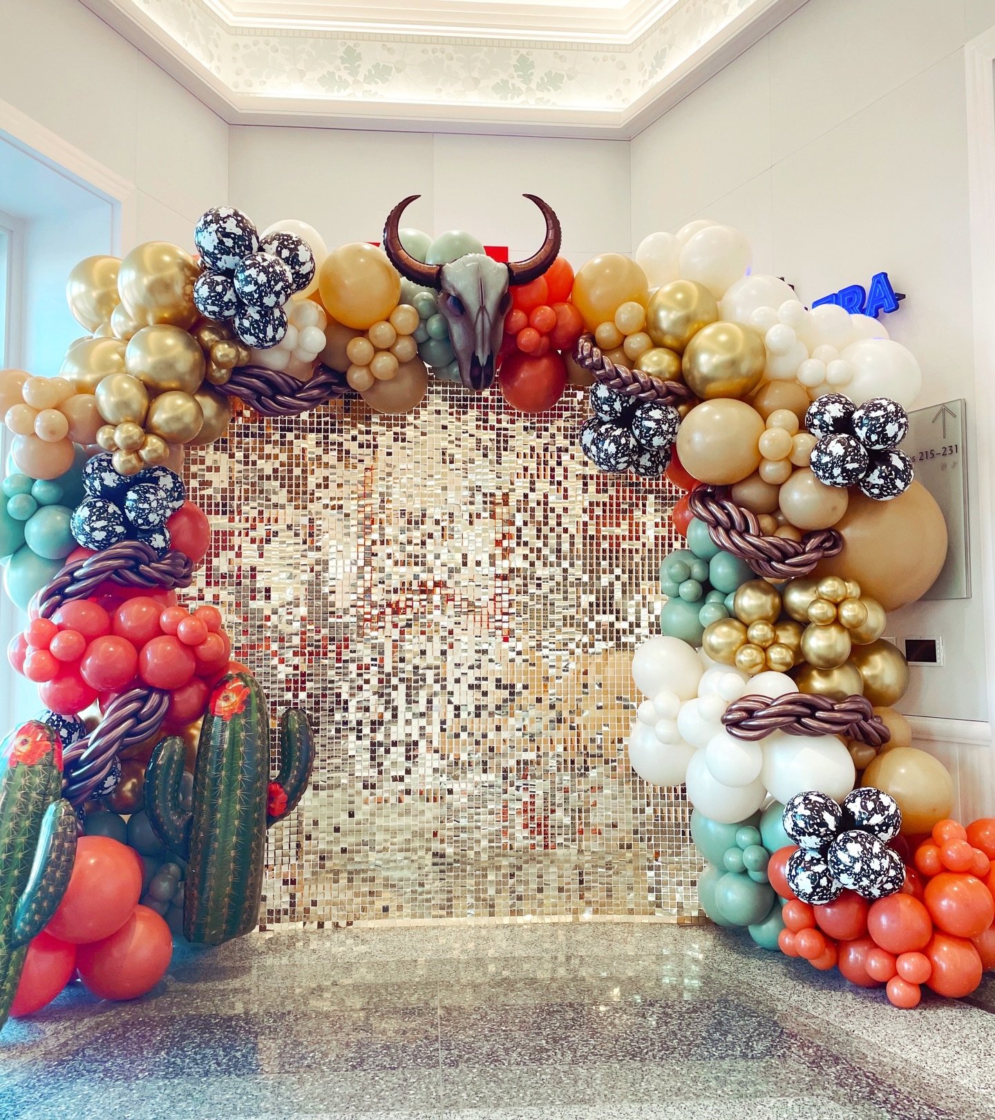 Not our first RODEO 🌵 These rope and braid details were a first- made out of skinny twisting balloons instead of leather. 🤠