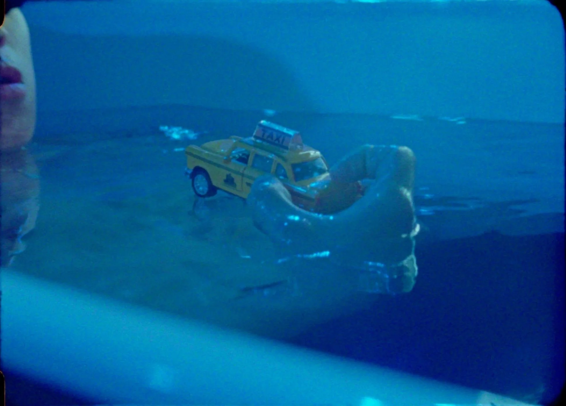 16mmFilmColorReel.01_06_49_11.Still004.jpg